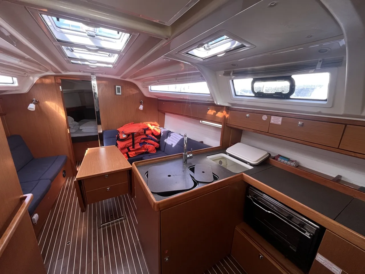 Bavaria Cruiser 37 GITA — foto dello yacht n. 5