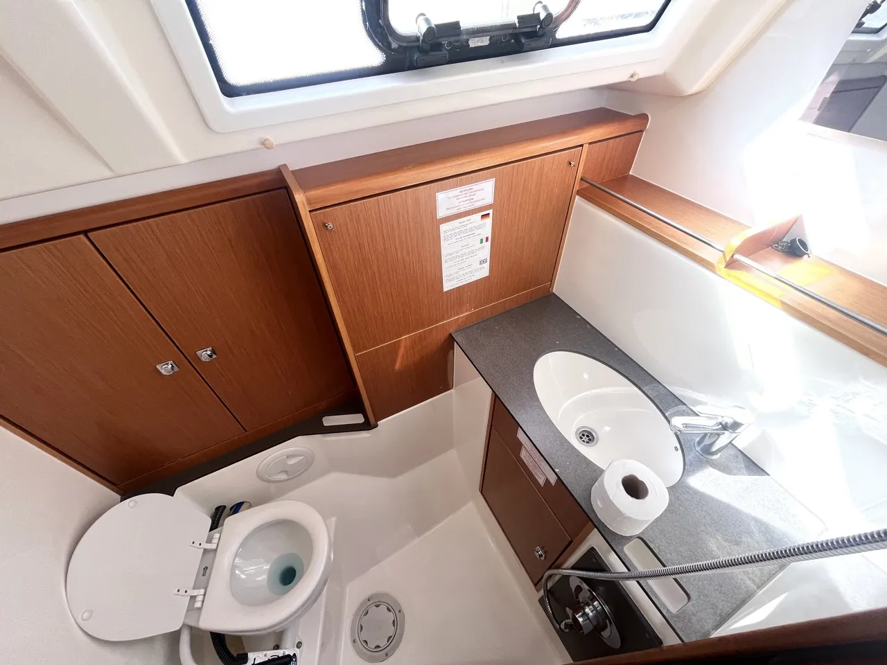Bavaria Cruiser 37 GITA — foto dello yacht n. 13