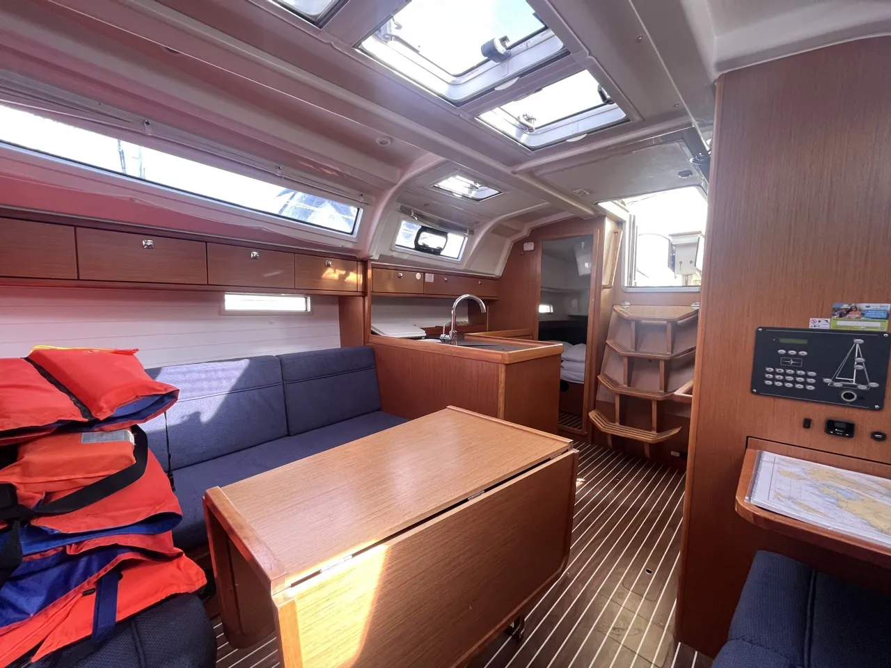 Bavaria Cruiser 37 GITA — foto dello yacht n. 11