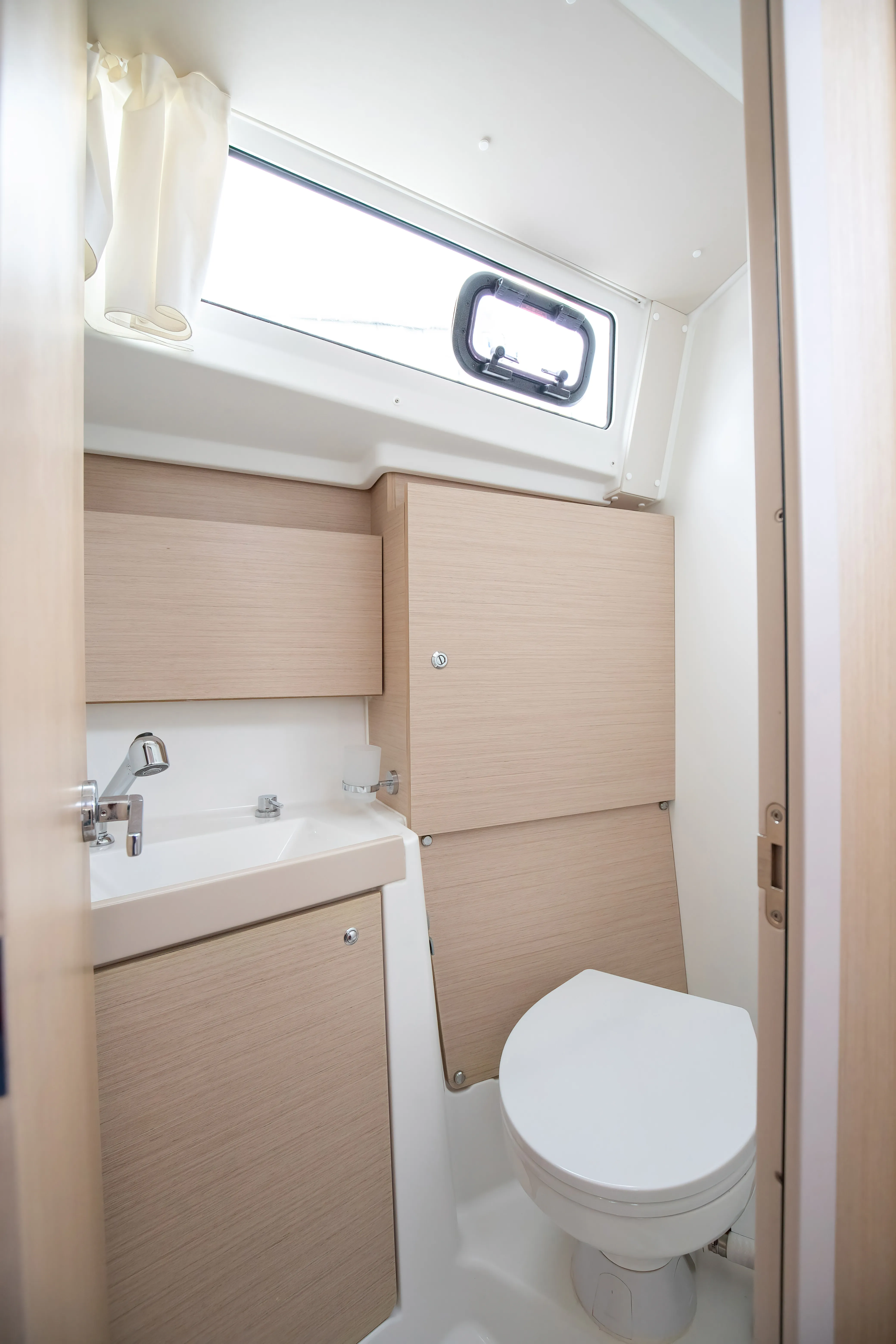 Oceanis 38.1 Eos - Standard Line — yacht photo 11