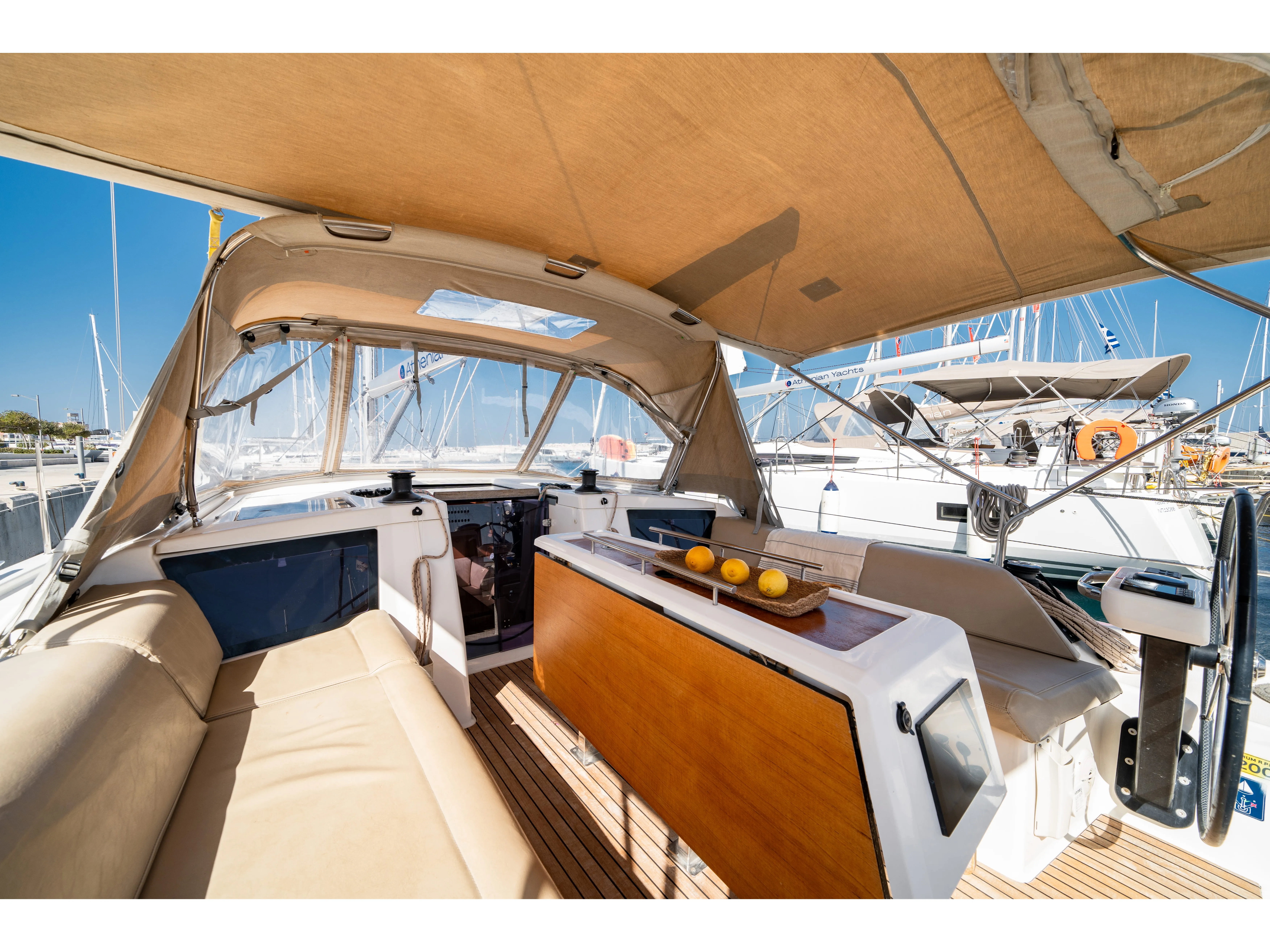 Dufour Yachts Dufour 390 Grand Large ARTEMIS — фотография яхты 1