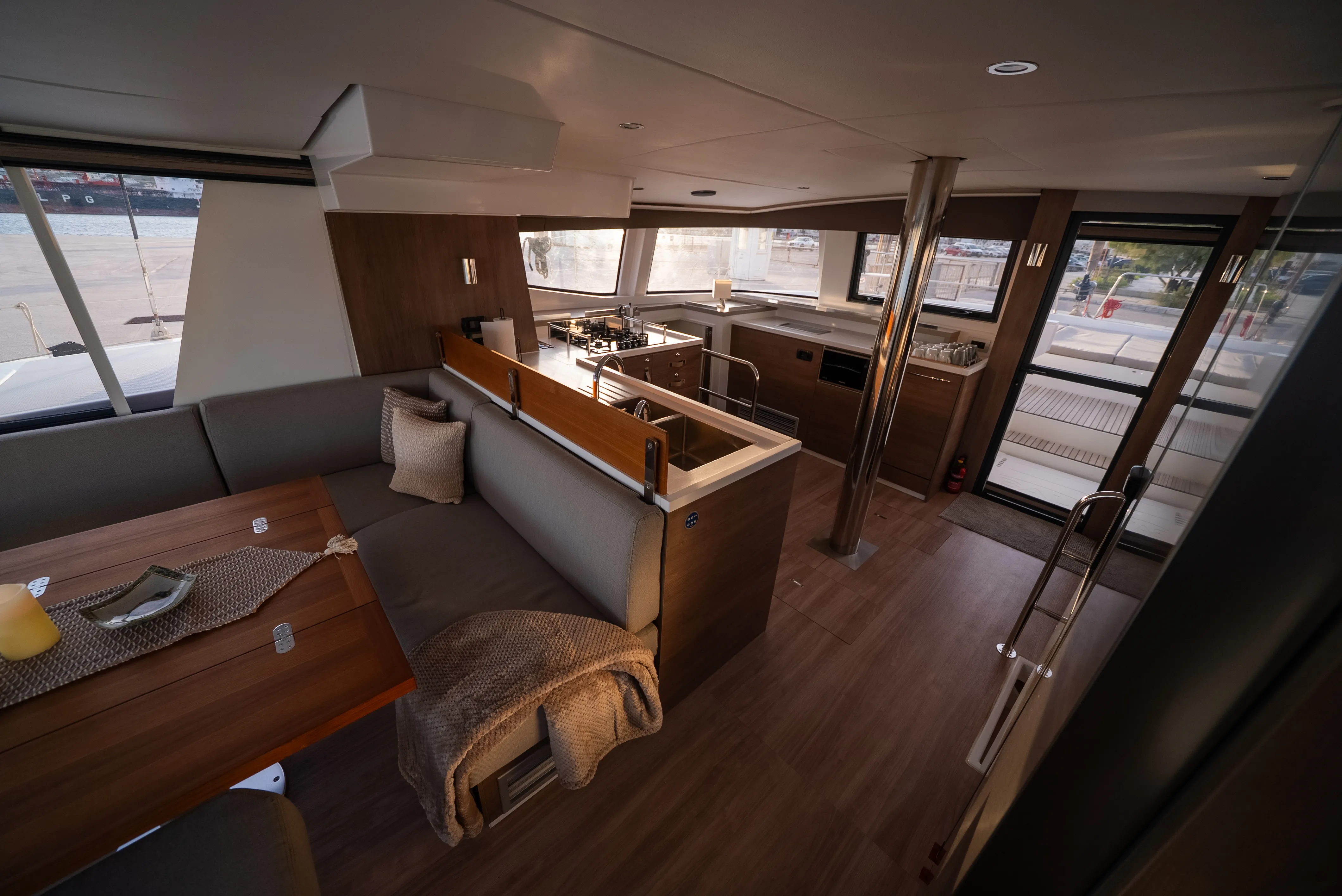 Bali 4.6 Second Wind - Skippered — фотография яхты 9