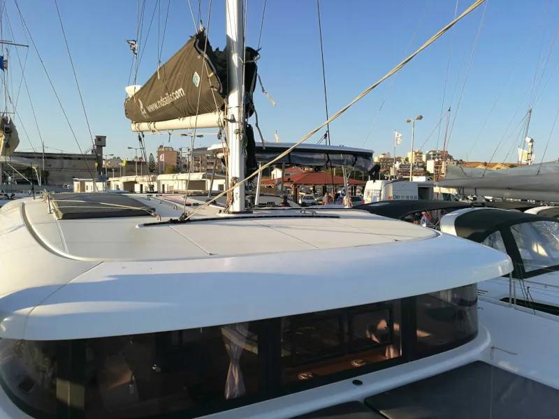 Lagoon 42 Fantasea — Yachtfoto 2