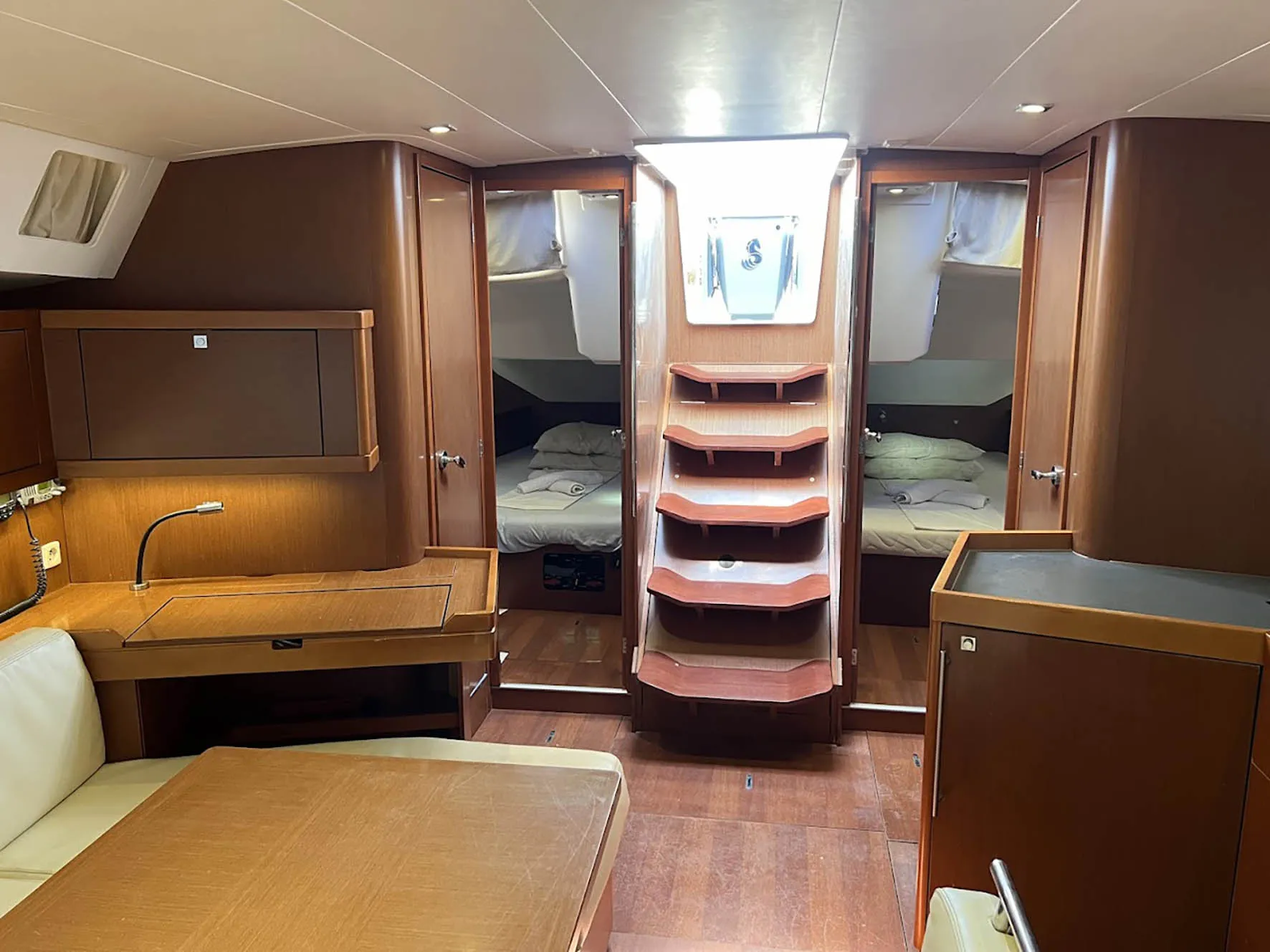 Oceanis 45 BEAUTIFUL LOVE — yacht photo 6