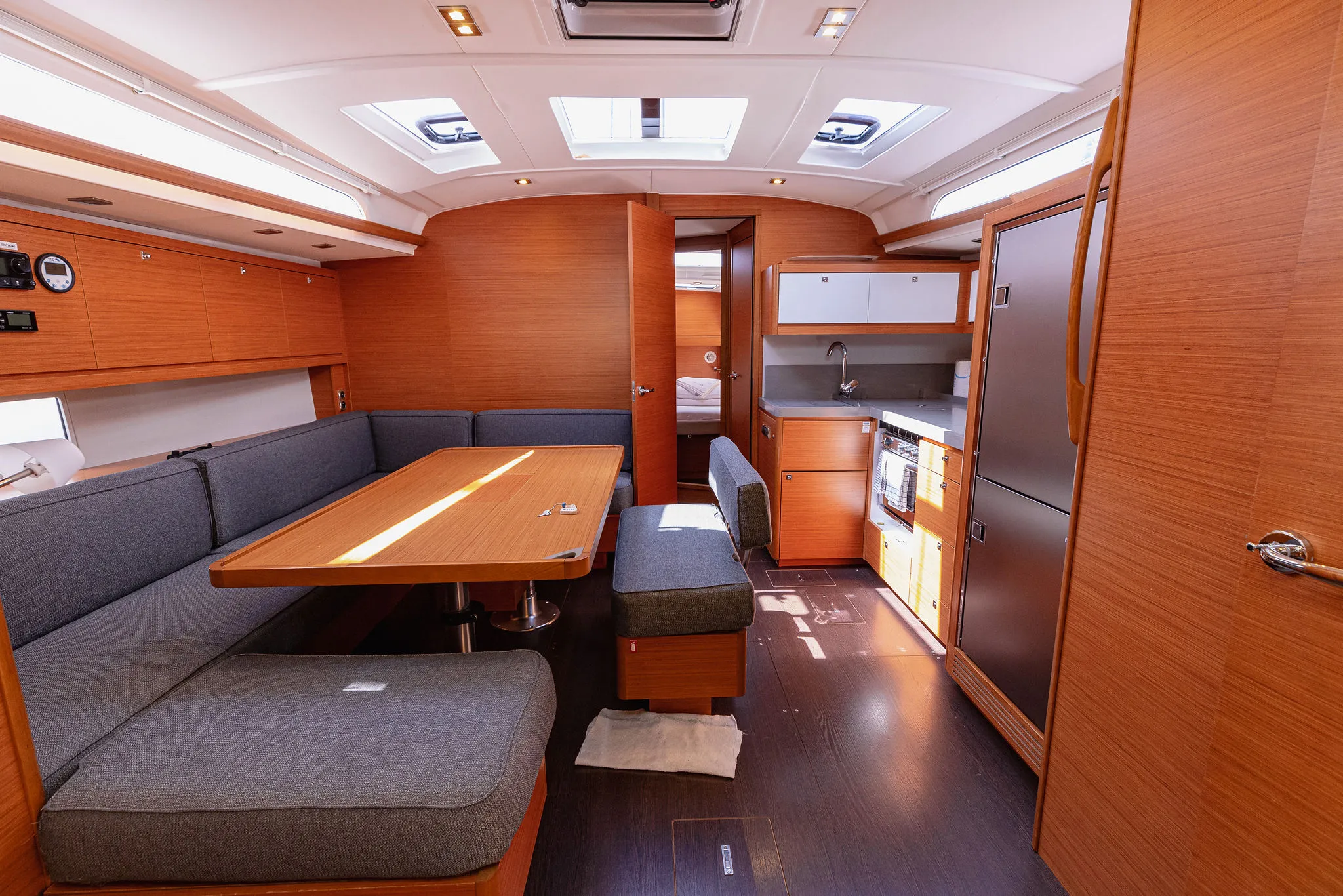 Dufour 470 BALU — yacht photo 8