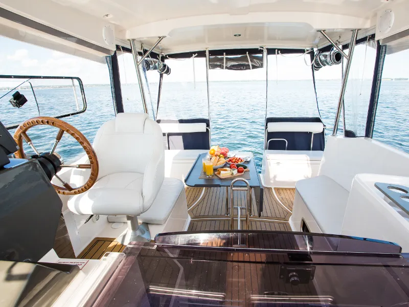 Nautika 1000 VIP — фотография яхты 4