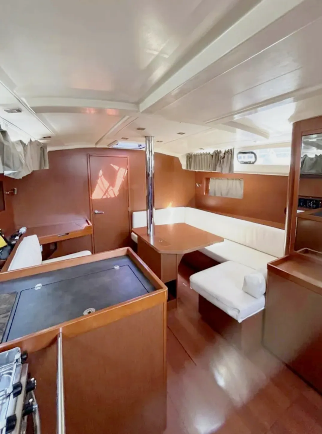Oceanis 41.1 Black Lion — foto dello yacht n. 7