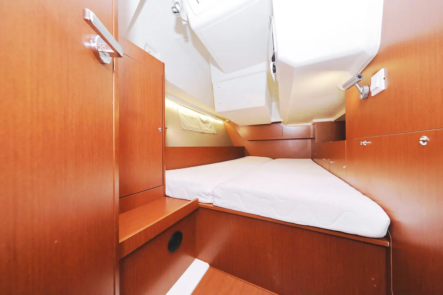 Oceanis 41.1 Illusion — yacht photo 3