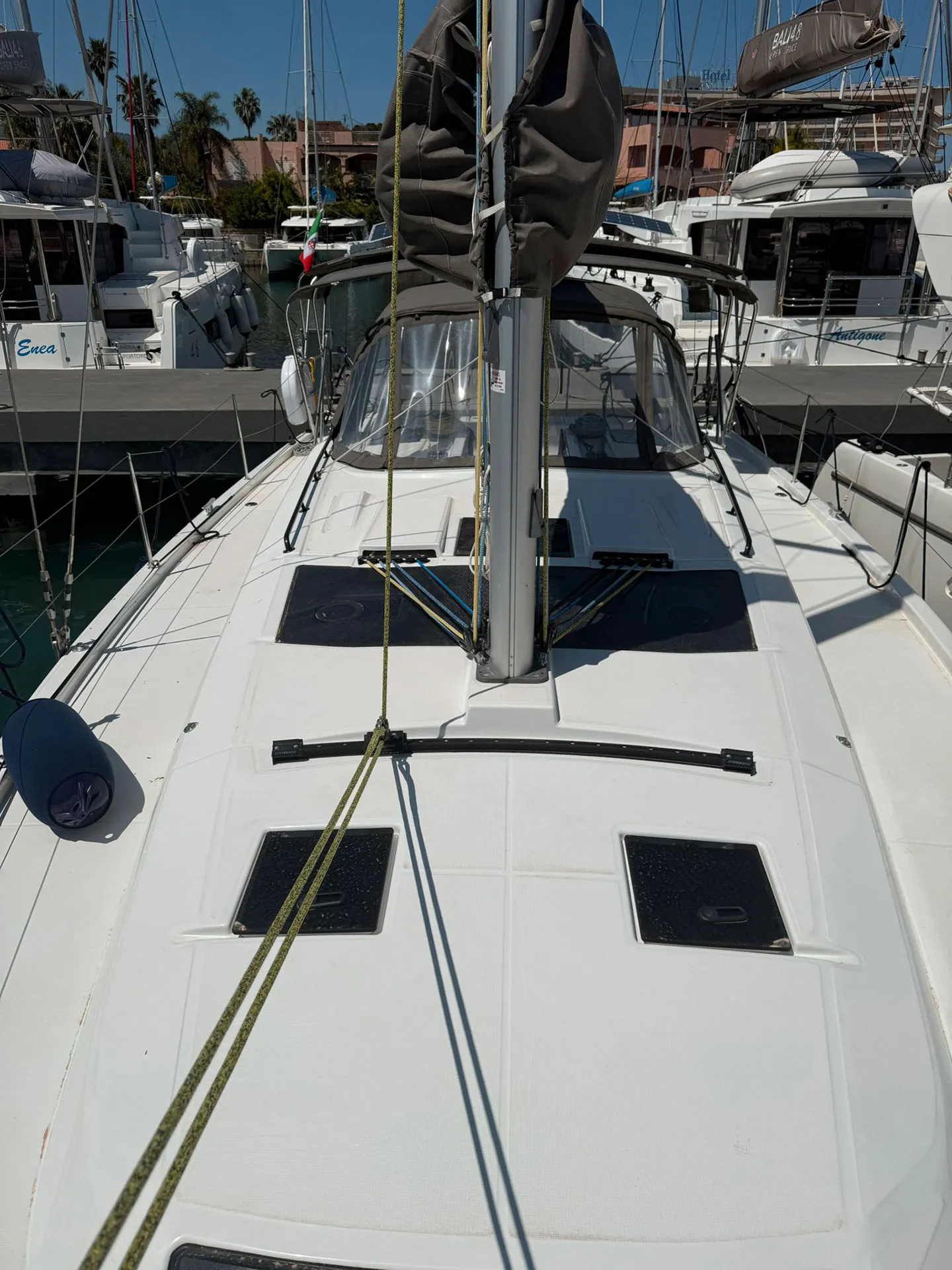 Dufour 41 Ninive - Water maker, Solar Panel — фотография яхты 13