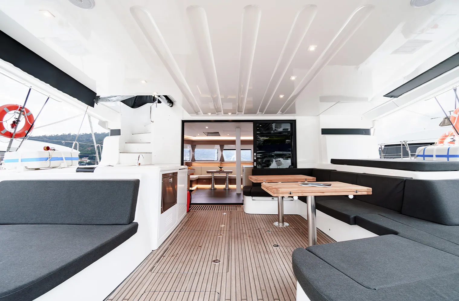 Lagoon 55 Enki — yacht photo 4