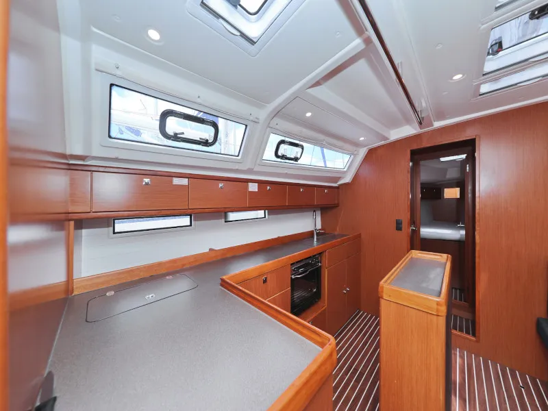 Bavaria Cruiser 46 TICIJA — фотография яхты 48