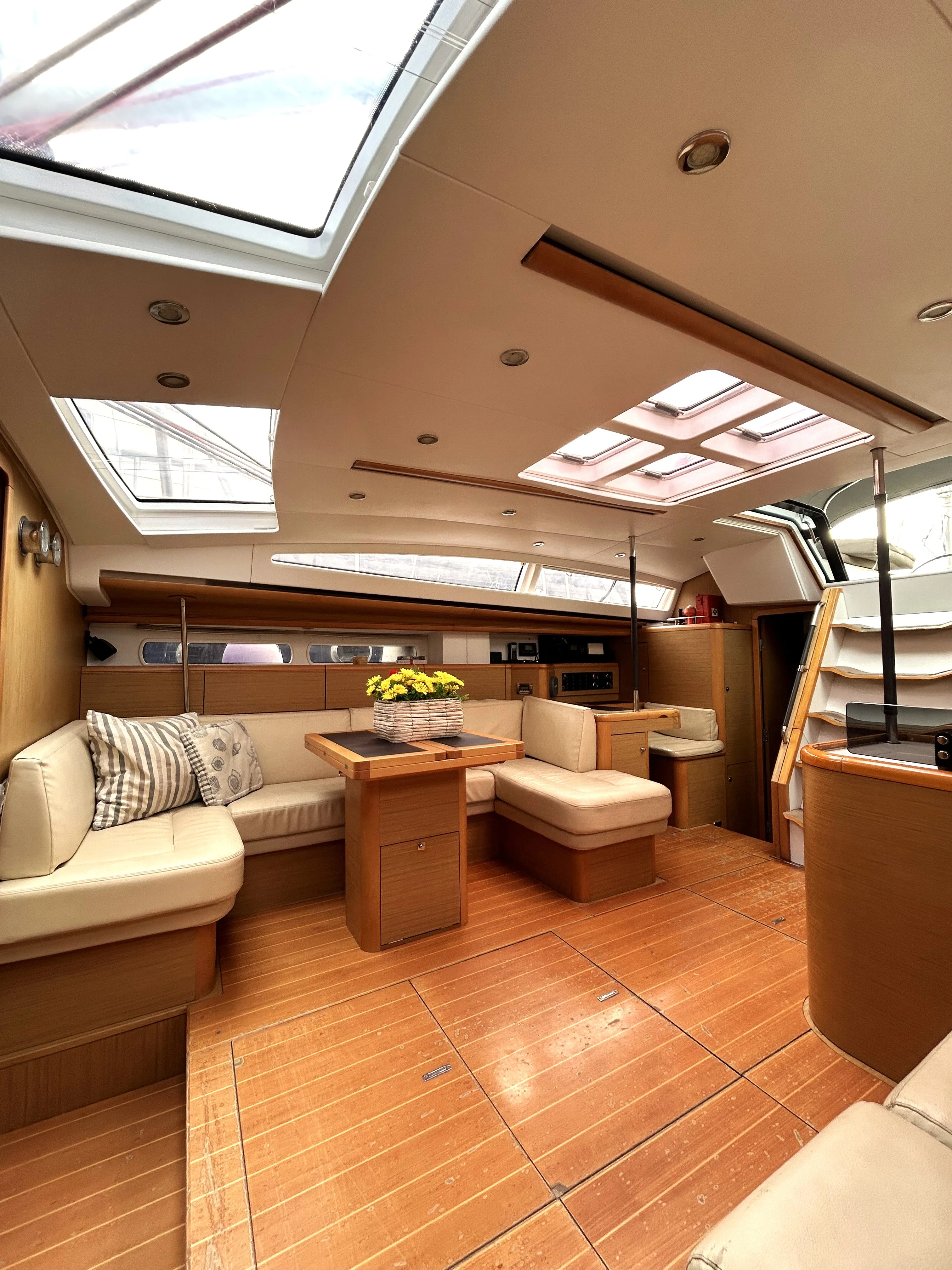 Jeanneau 57 Messenger — yacht photo 22