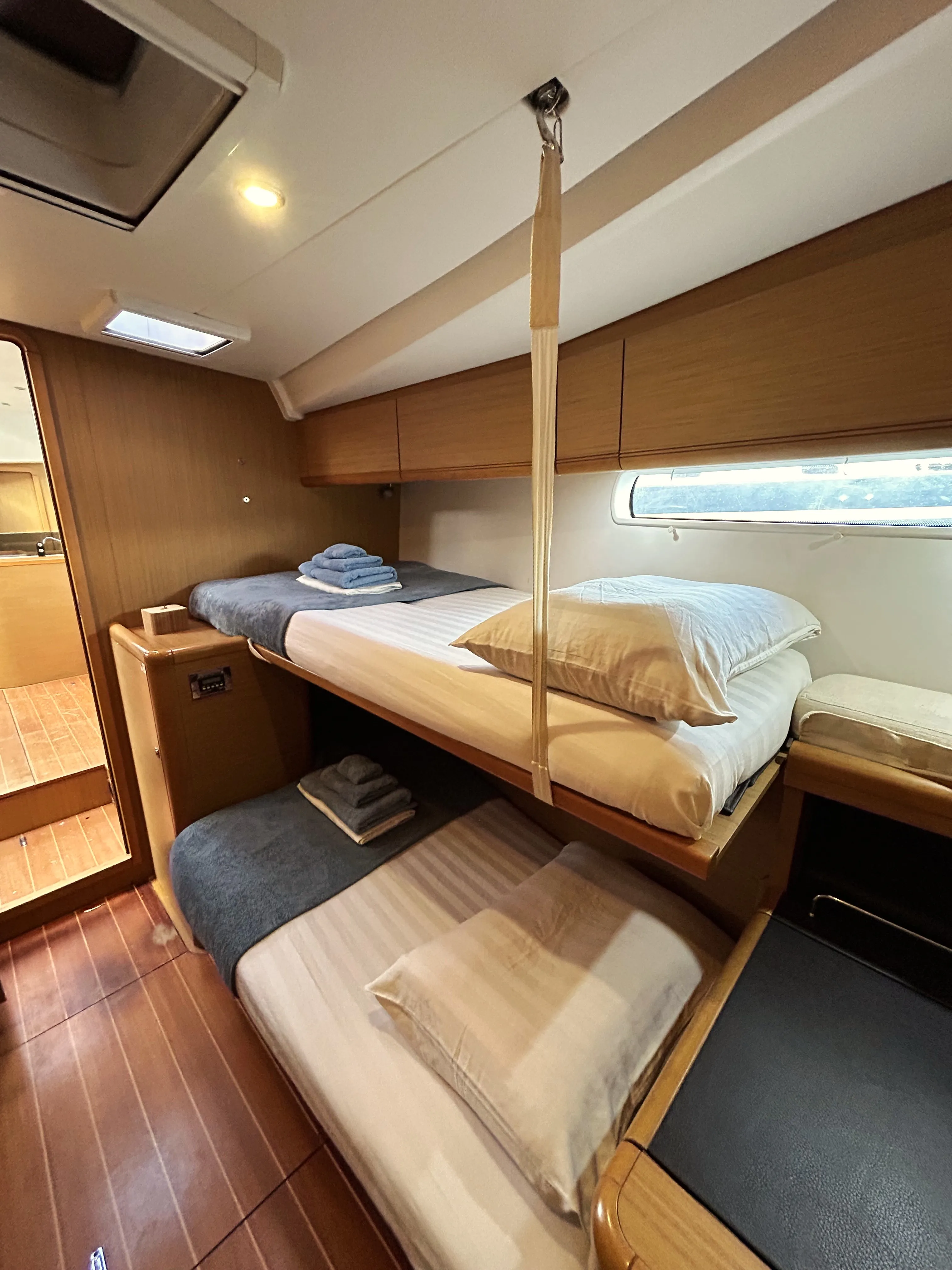 Jeanneau 57 Messenger — yacht photo 33