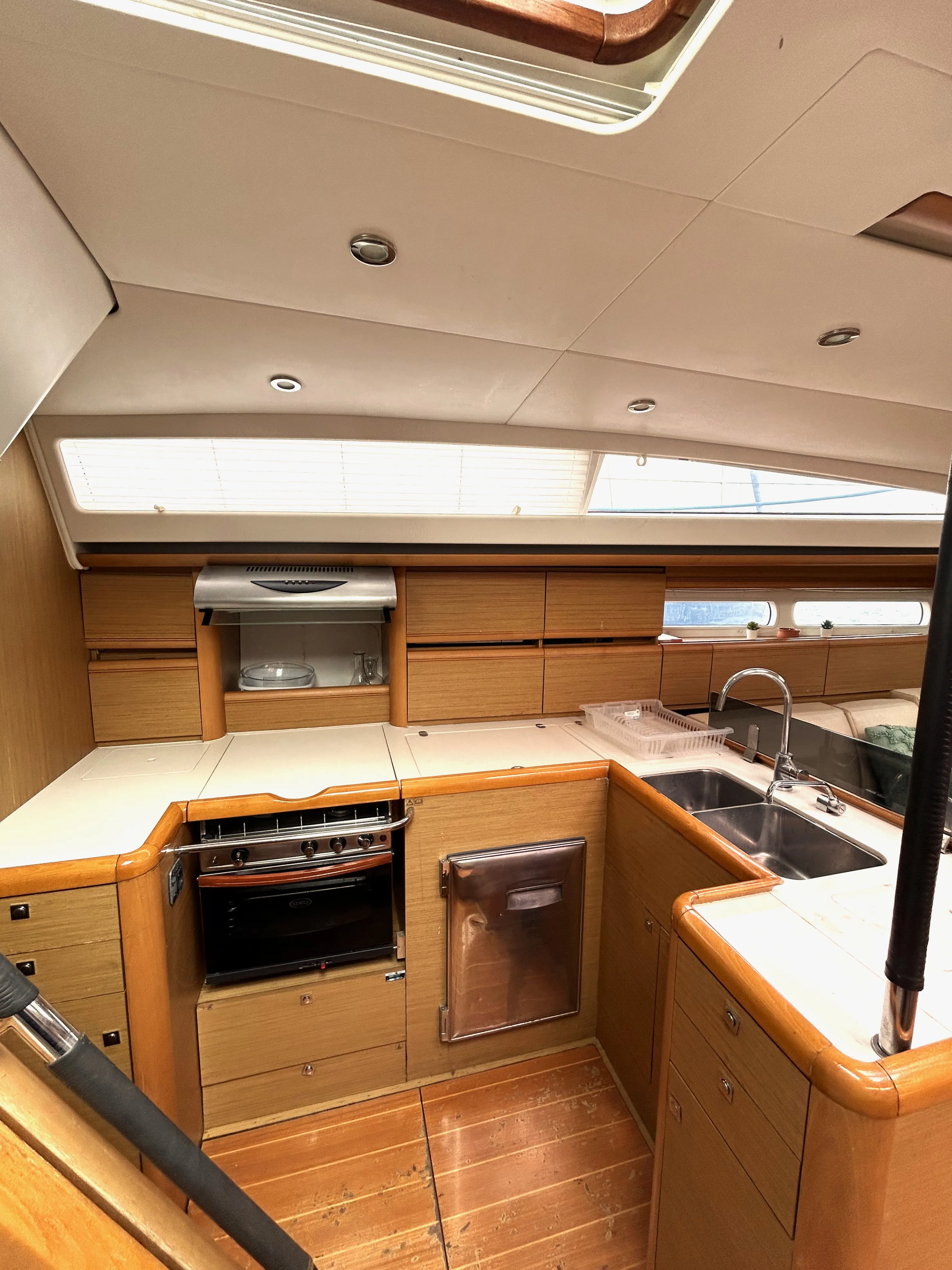 Jeanneau 57 Messenger — yacht photo 29