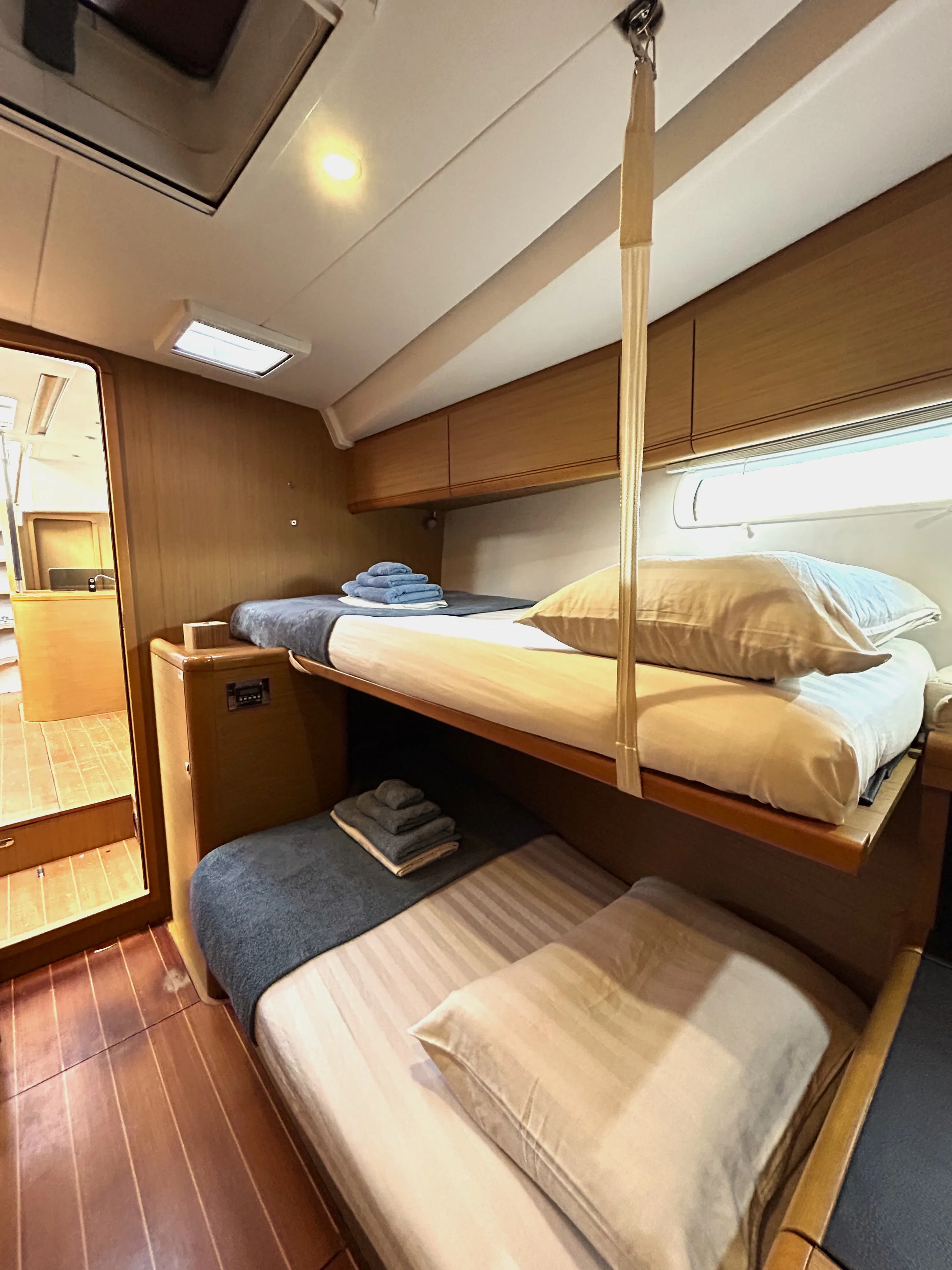 Jeanneau 57 Messenger — yacht photo 32