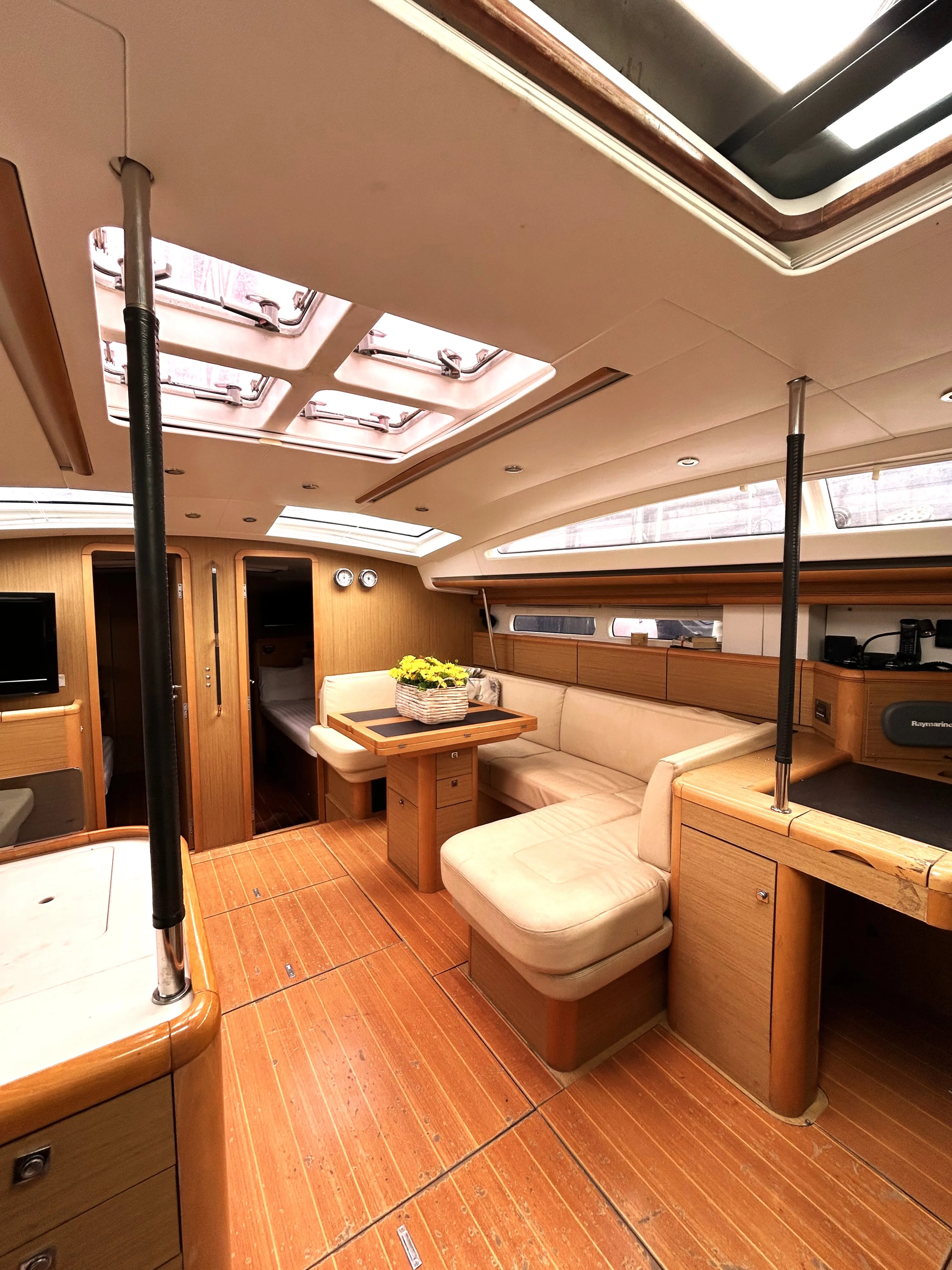 Jeanneau 57 Messenger — yacht photo 14