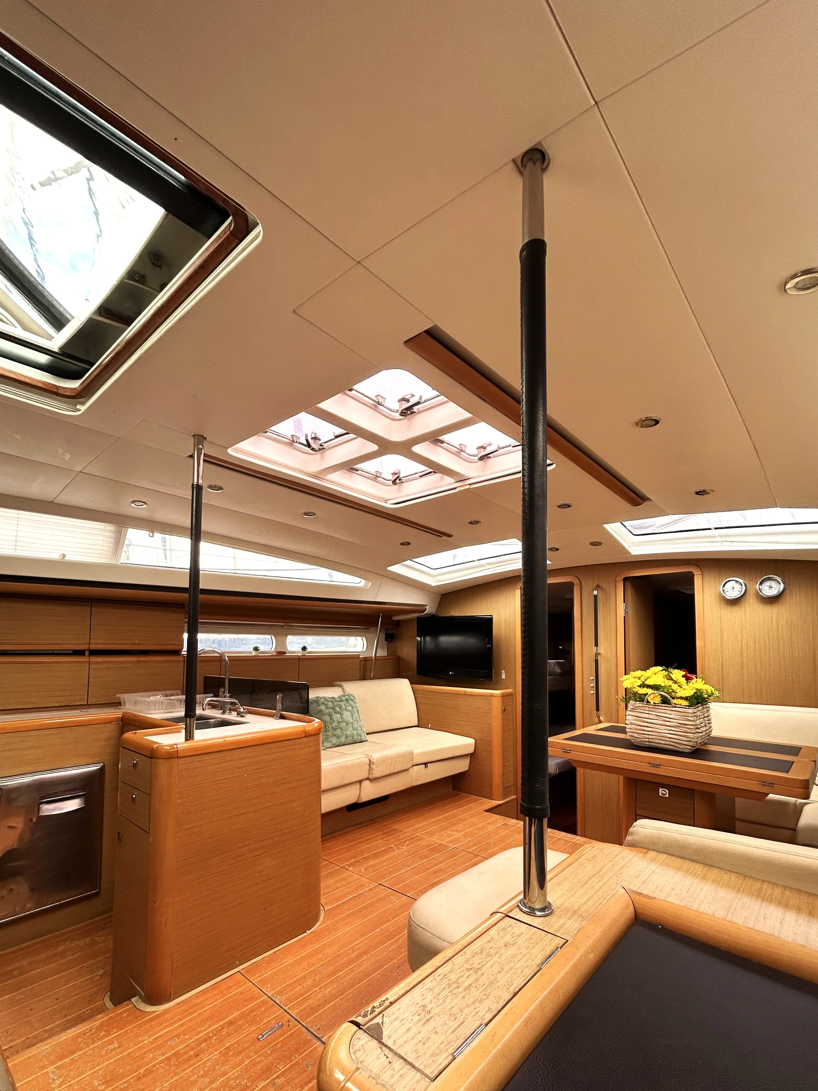 Jeanneau 57 Messenger — yacht photo 10