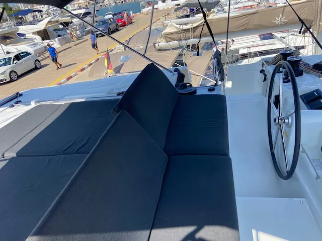 Lagoon 46 Star of the Seas IV — yacht photo 2