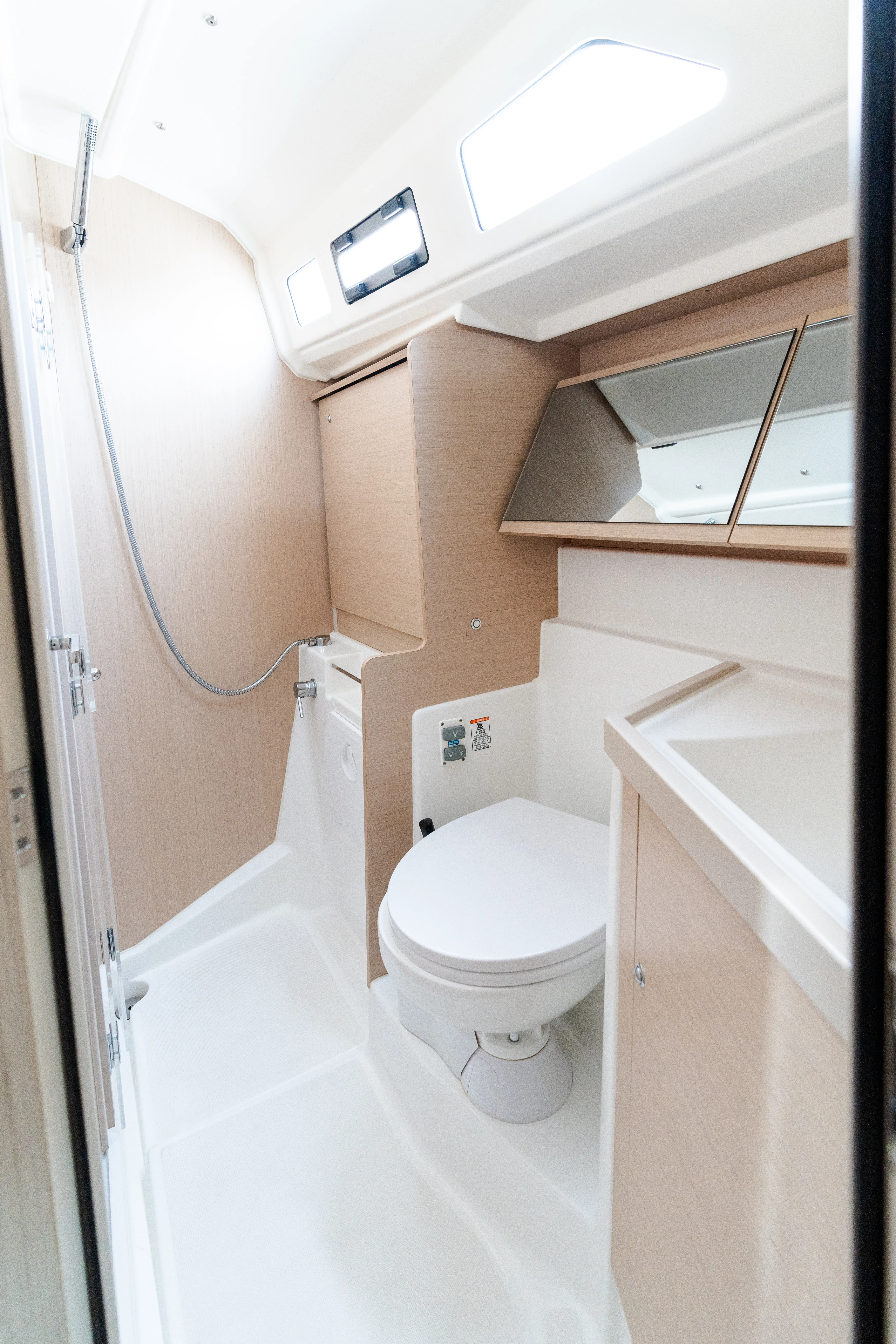 Oceanis 40.1 Clio - Standard Line — yacht photo 2