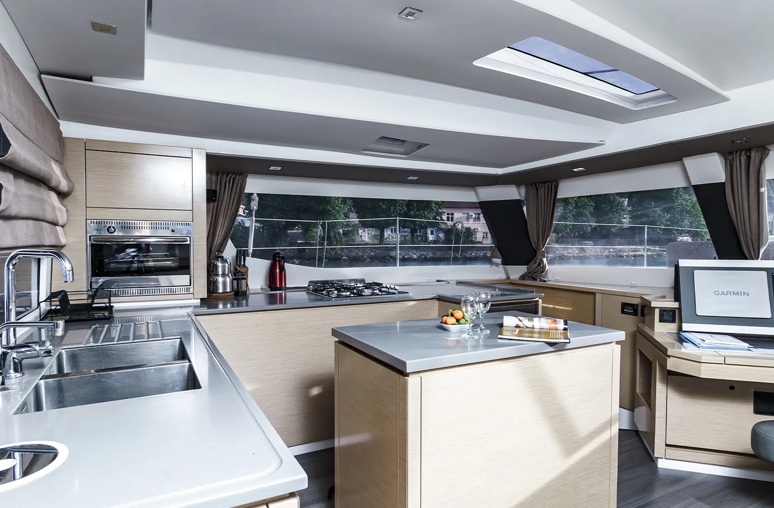 Saba 50 Bicos — yacht photo 4
