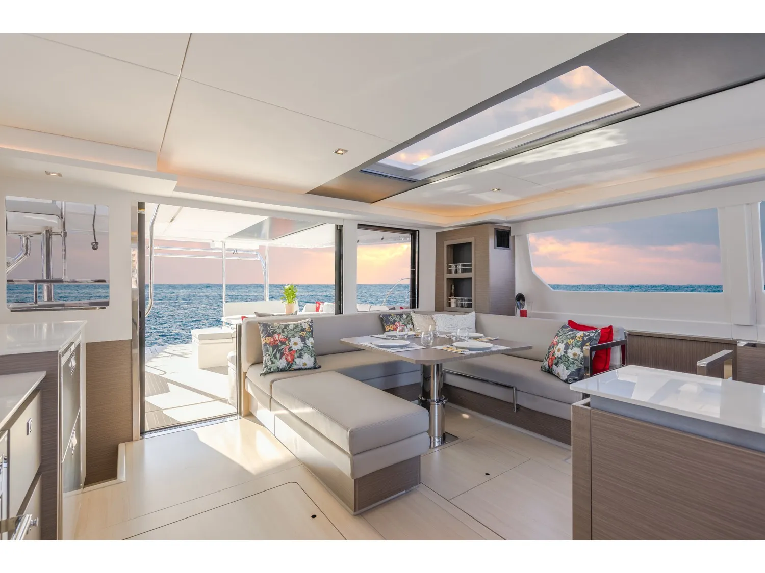 Leopard 50 Nirvana — yacht photo 2