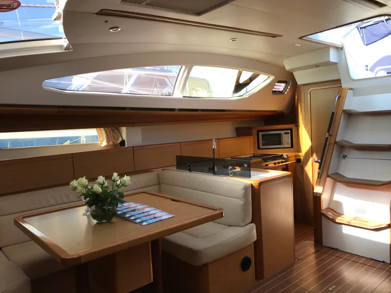 Sun Odyssey 50DS FORUS — jahtikuva 2