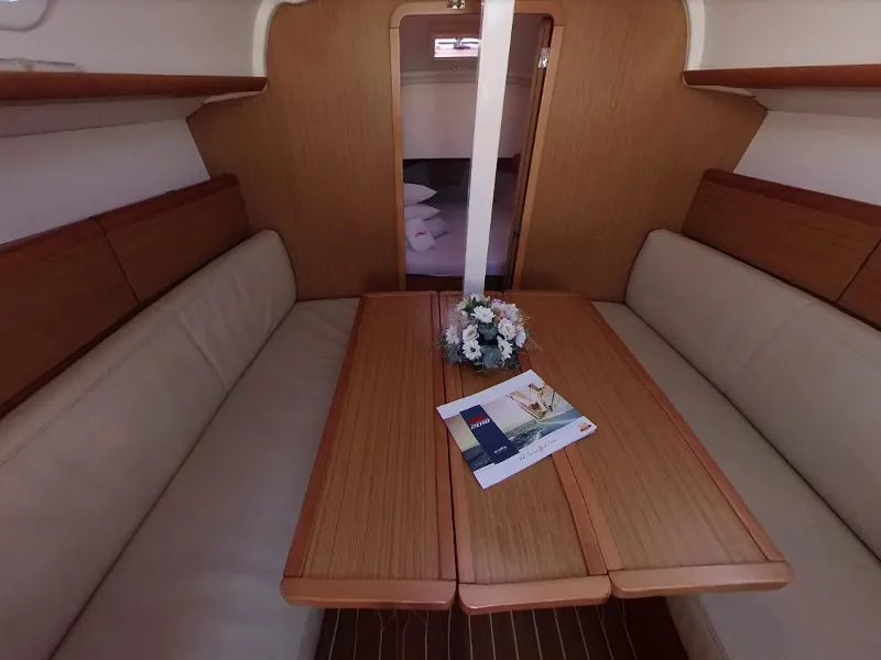 Sun Odyssey 30i ESPRESSO I — jahtikuva 2