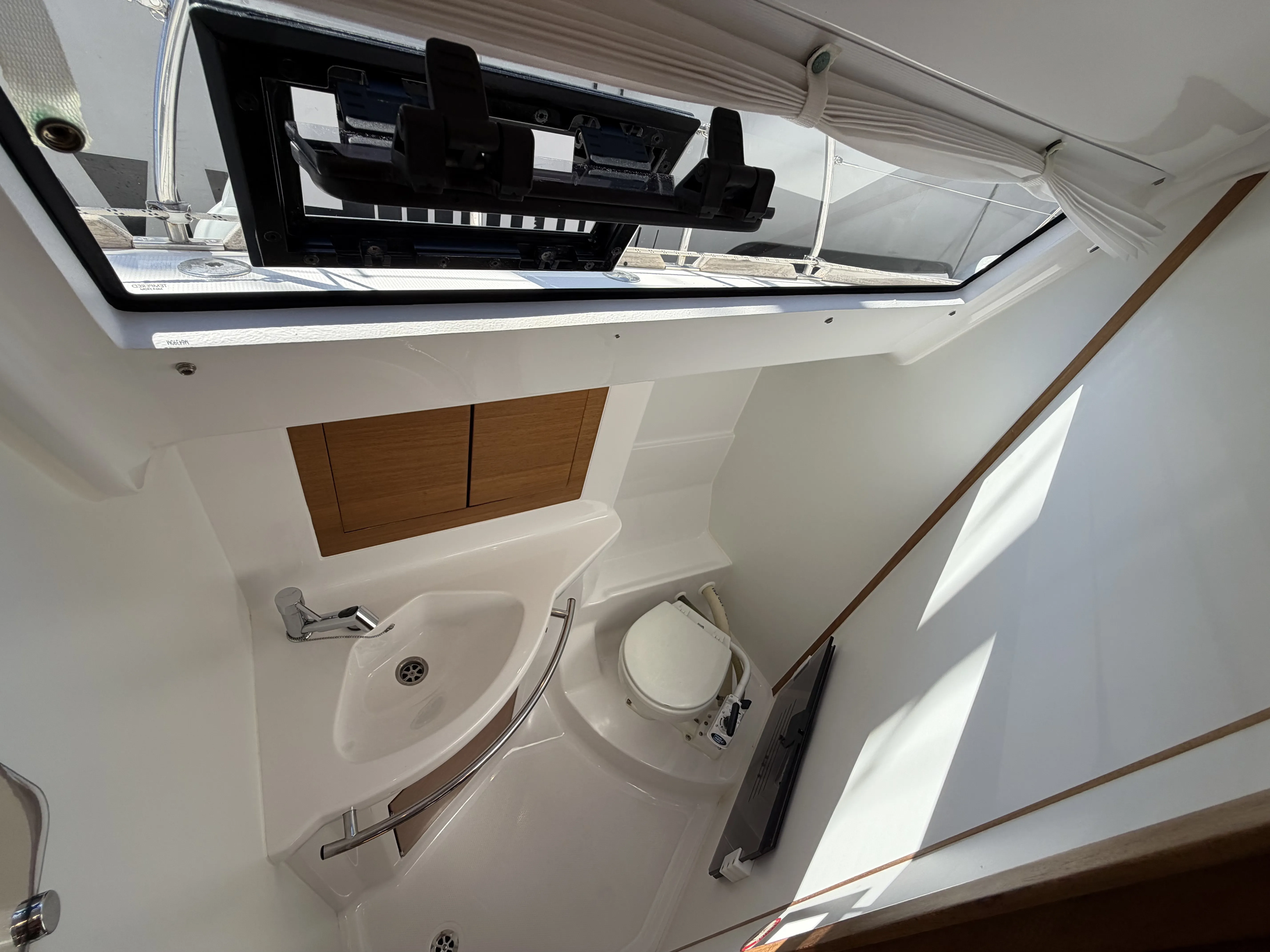 Elan Impression 40.1 Negroni — yacht photo 9