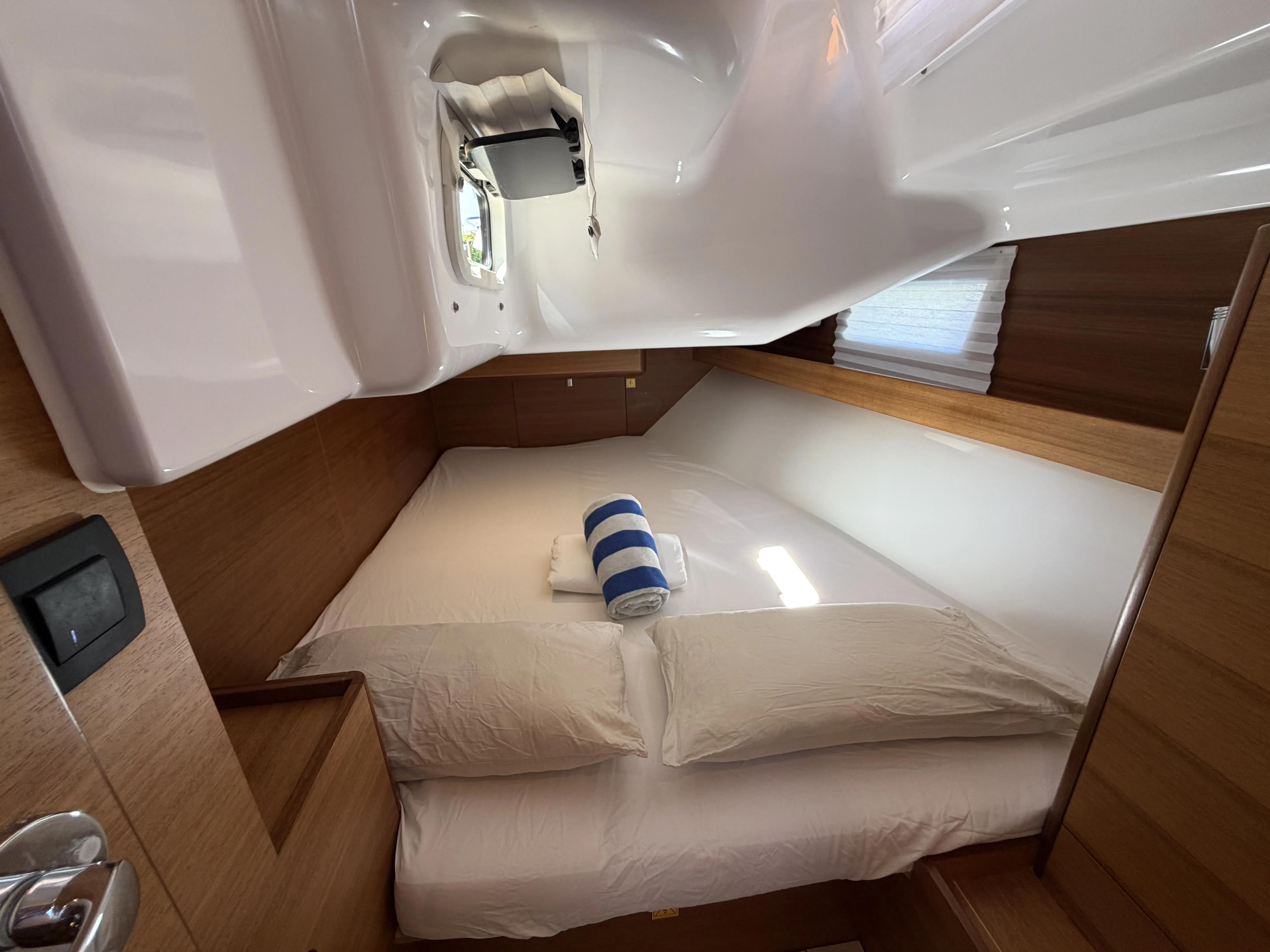 Elan Impression 40.1 Negroni — yacht photo 3