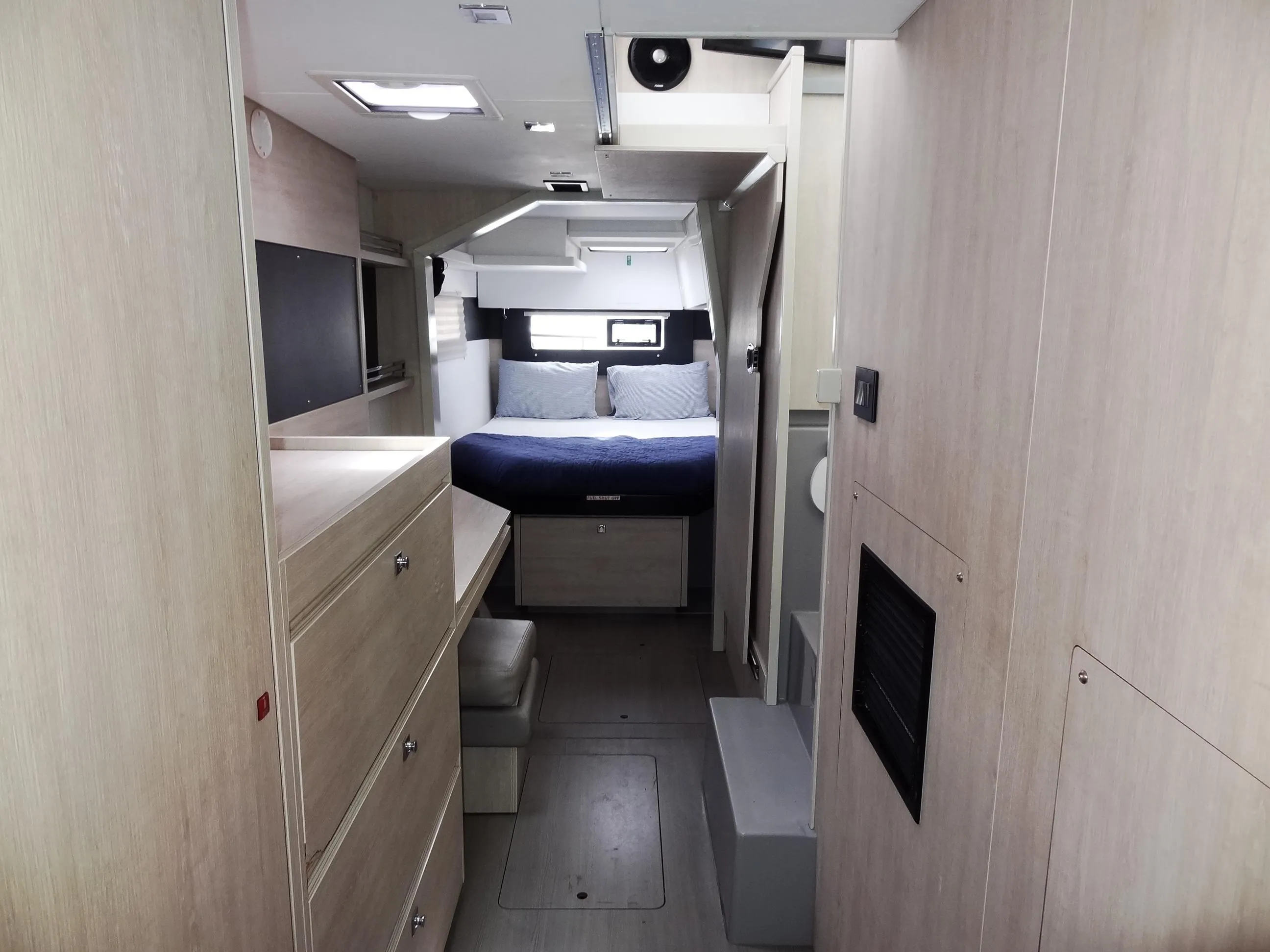 Leopard 40 China Cat Sunflower II — foto dello yacht n. 13