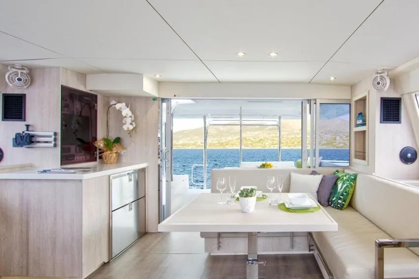 Leopard 40 China Cat Sunflower II — foto dello yacht n. 10