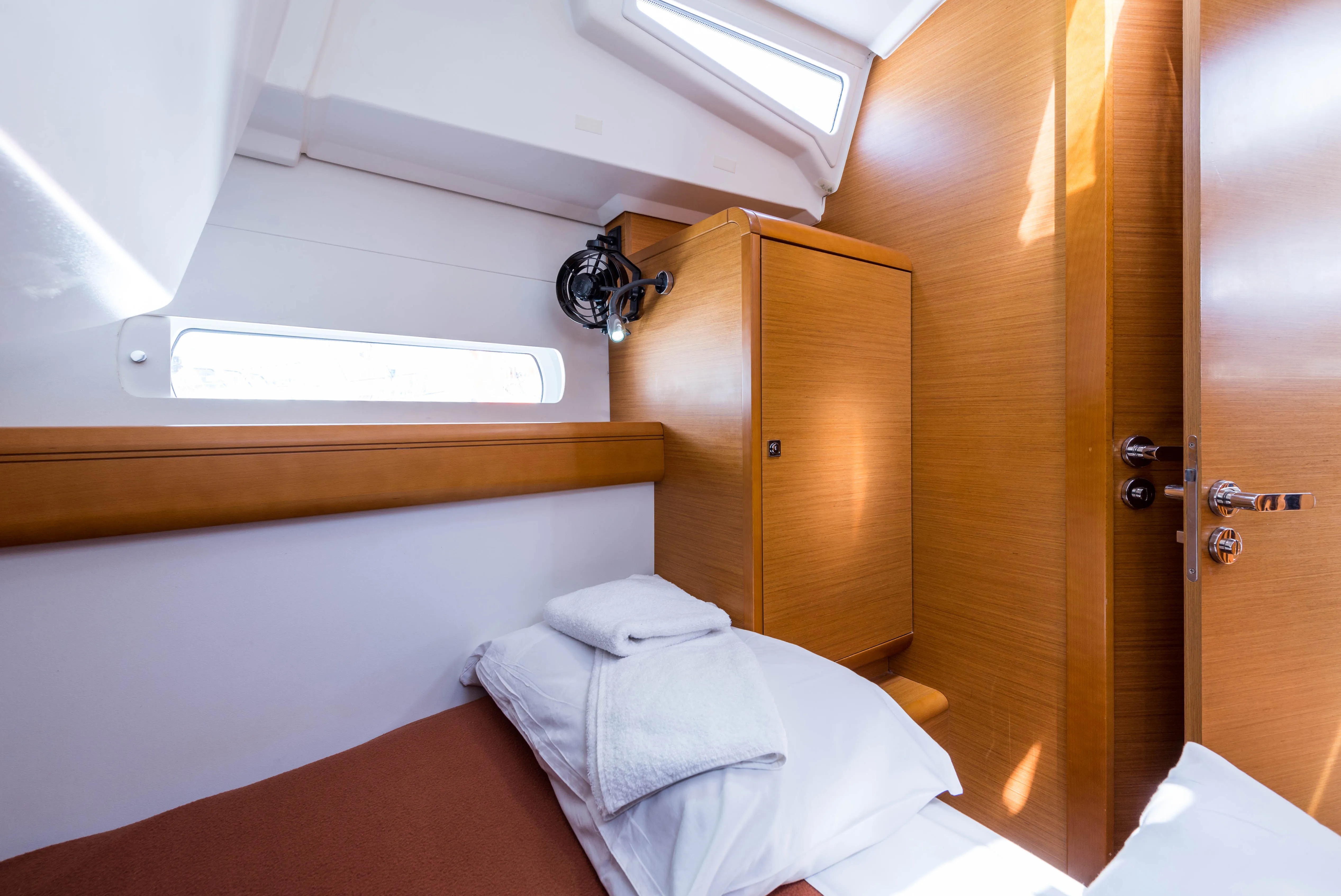Sun Odyssey 469 Vega — yacht photo 2