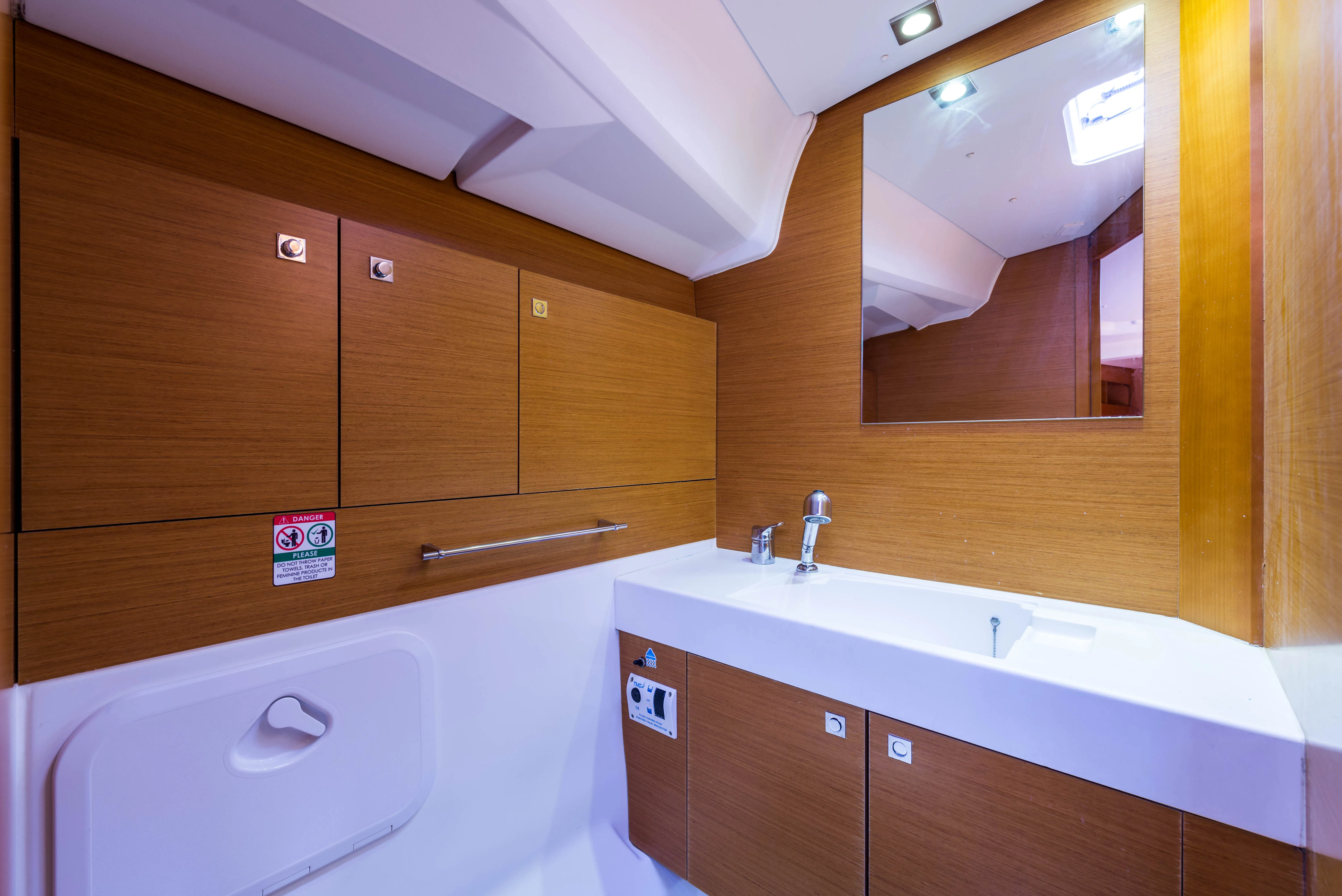 Sun Odyssey 469 Vega — yacht photo 23