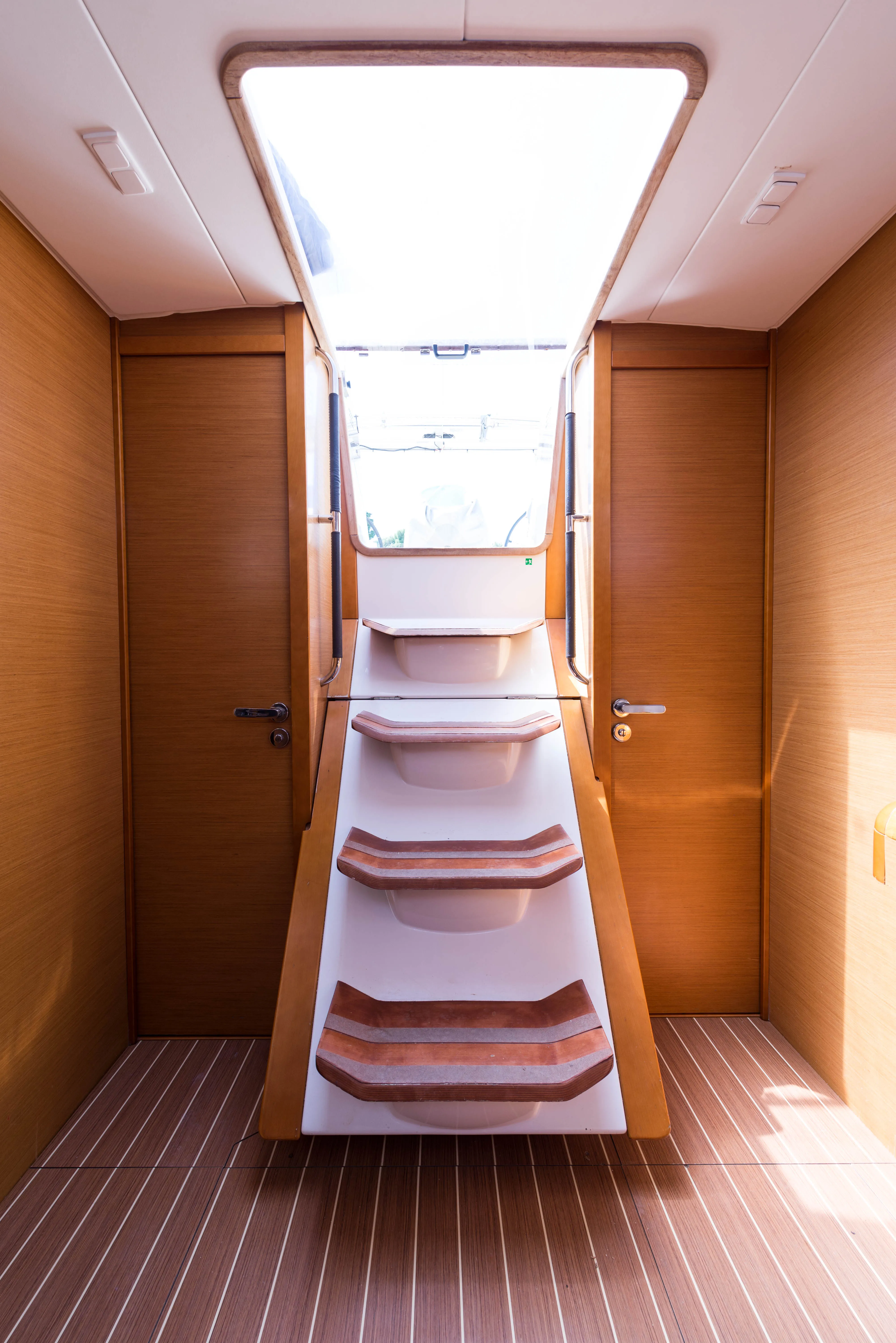 Sun Odyssey 469 Vega — yacht photo 37