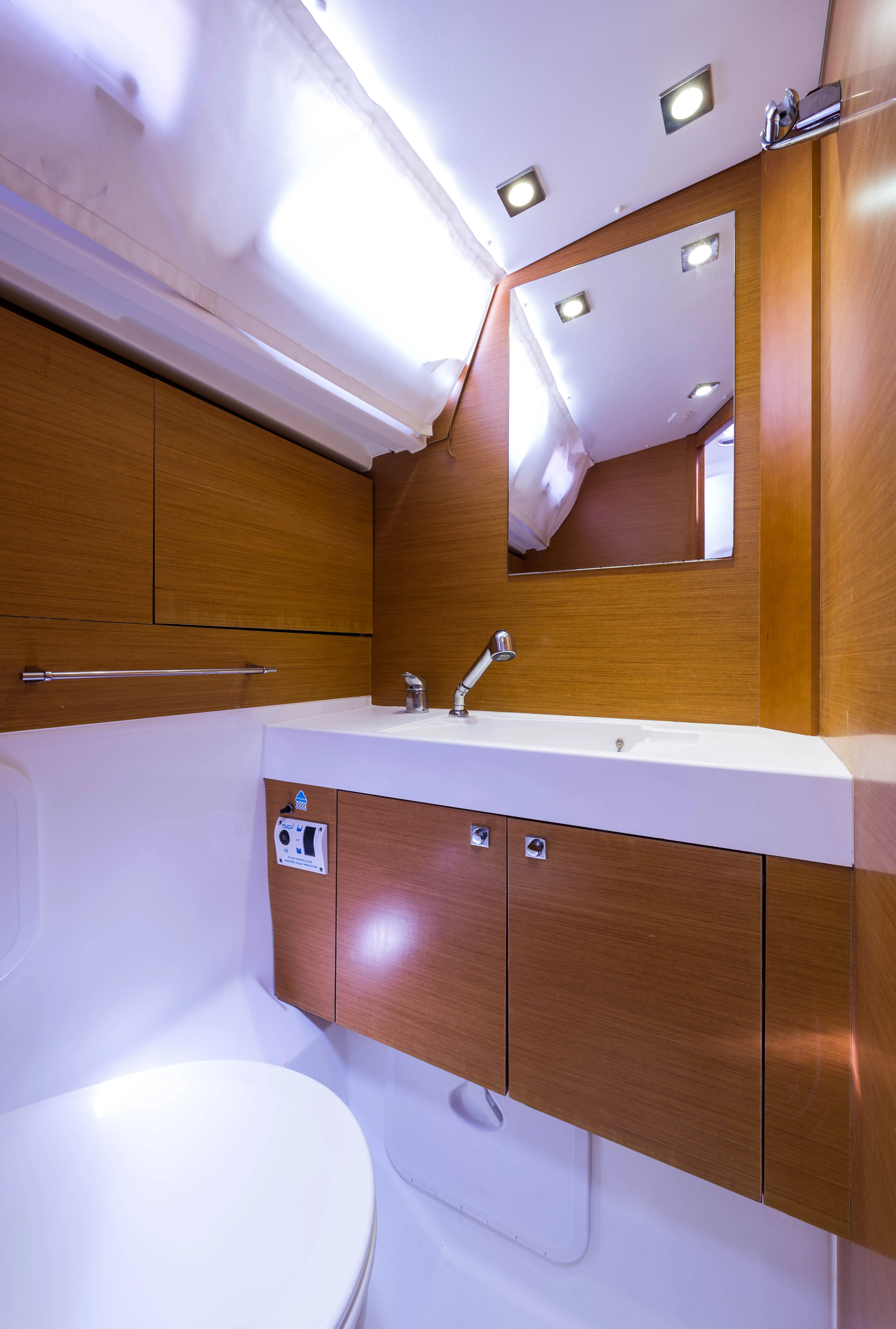 Sun Odyssey 469 Vega — yacht photo 18