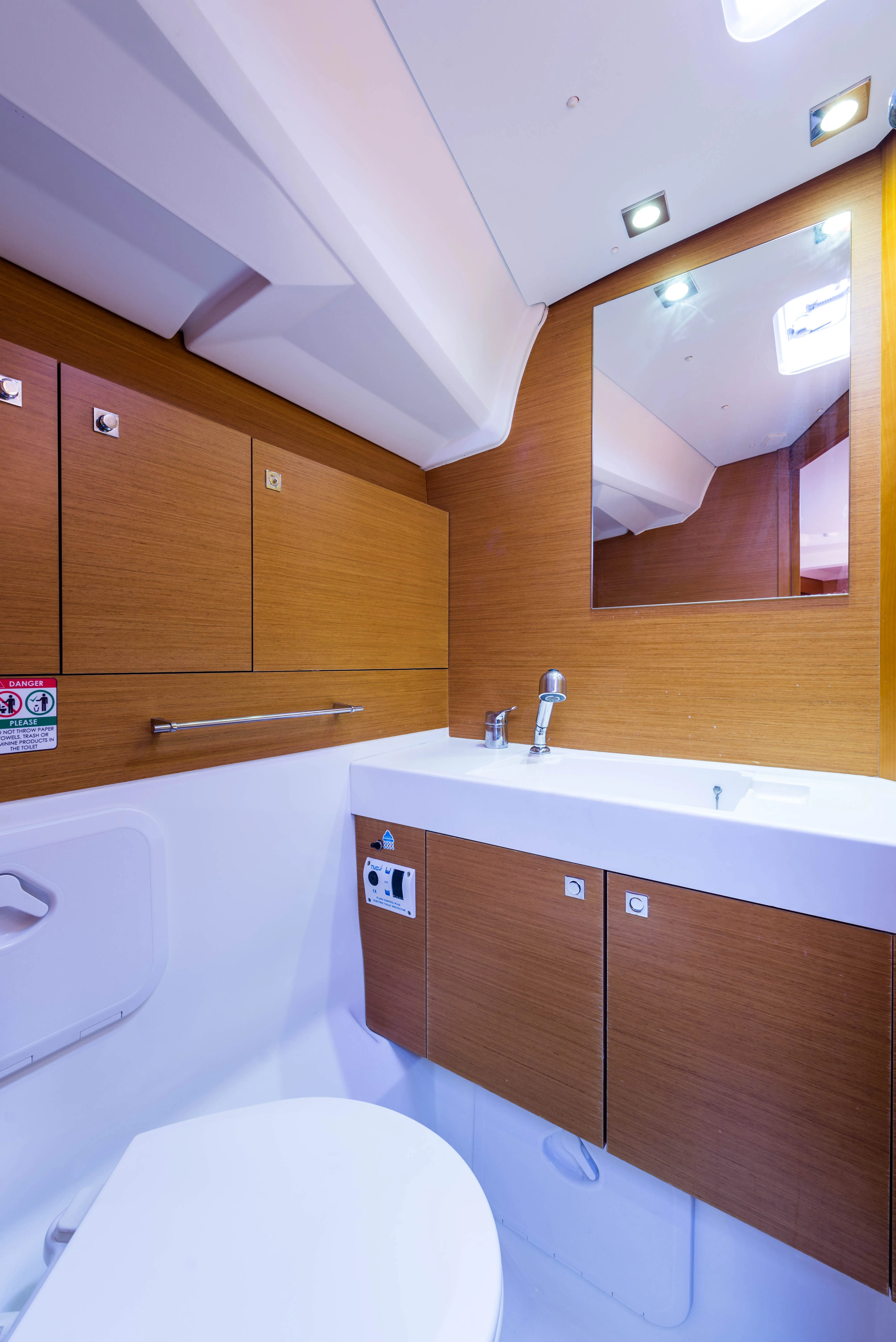 Sun Odyssey 469 Vega — yacht photo 28