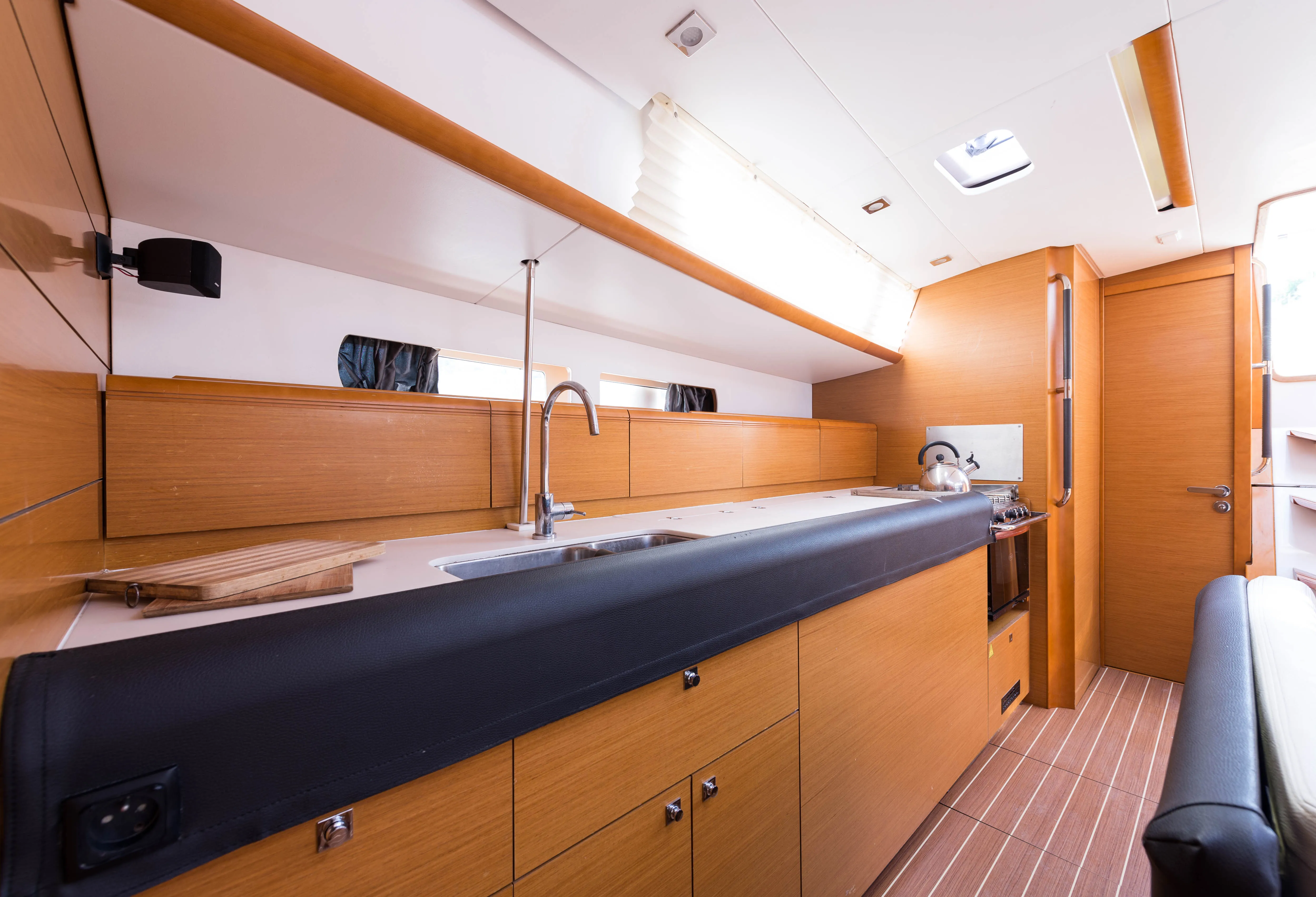 Sun Odyssey 469 Vega — yacht photo 26