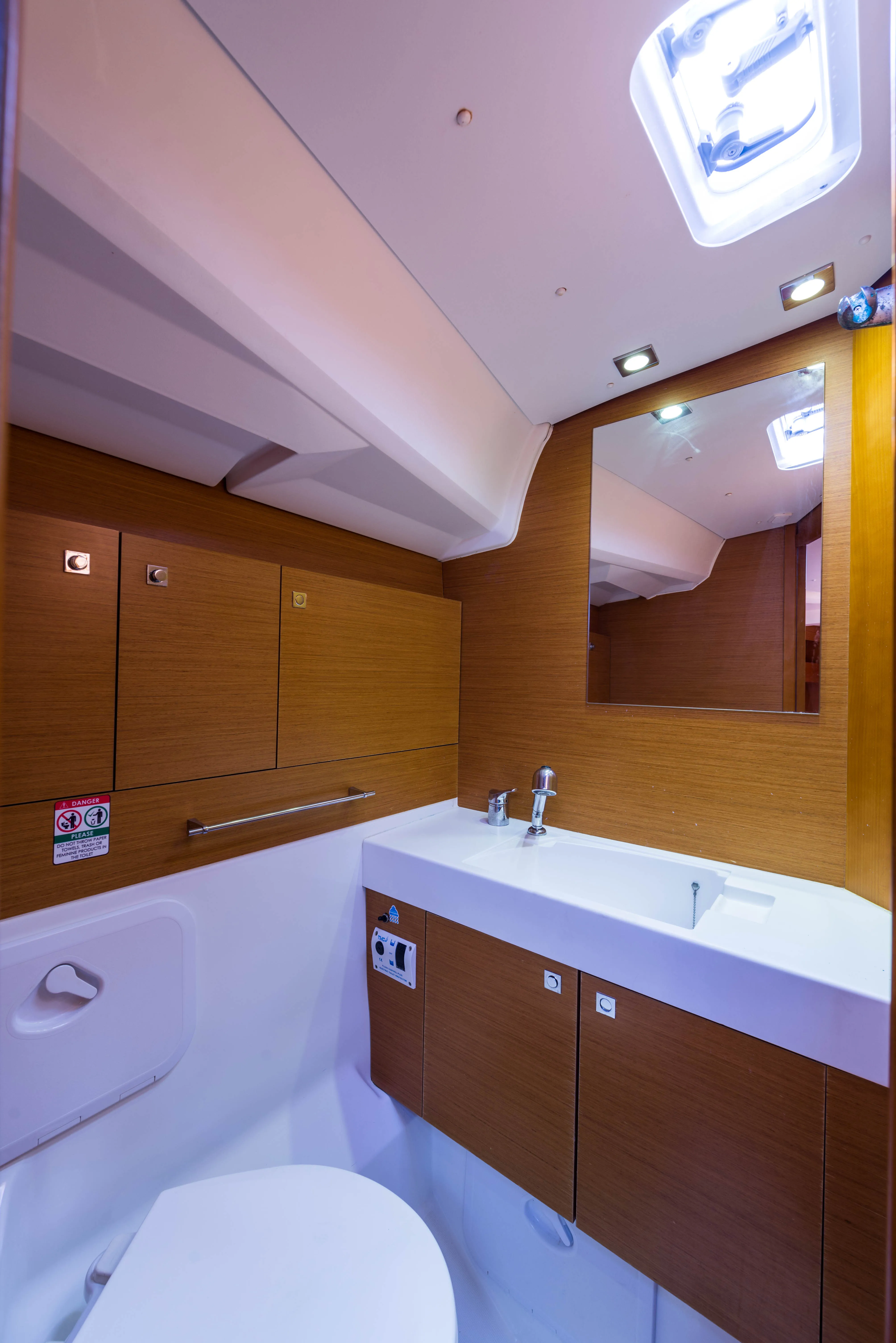 Sun Odyssey 469 Vega — yacht photo 56