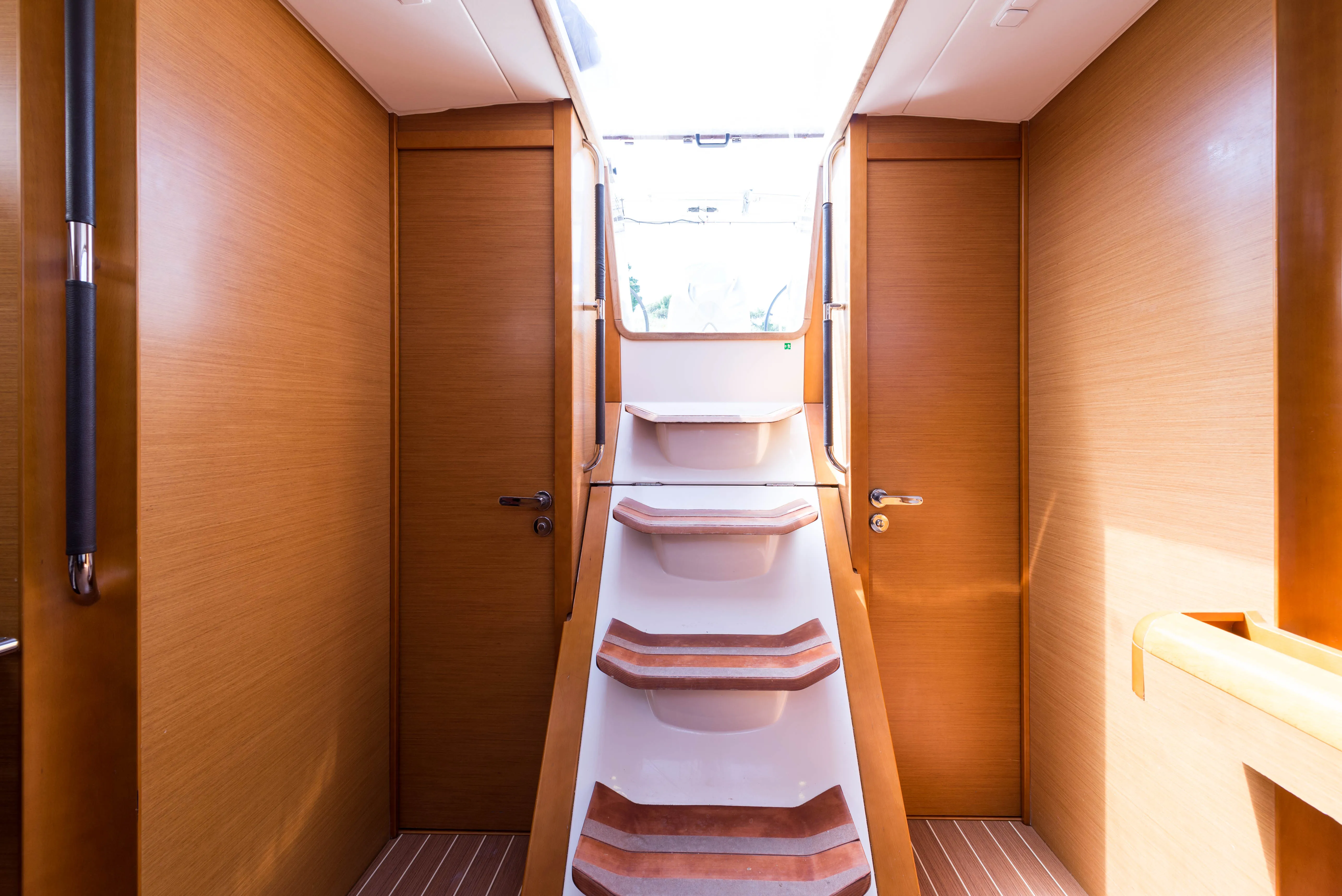 Sun Odyssey 469 Vega — yacht photo 40