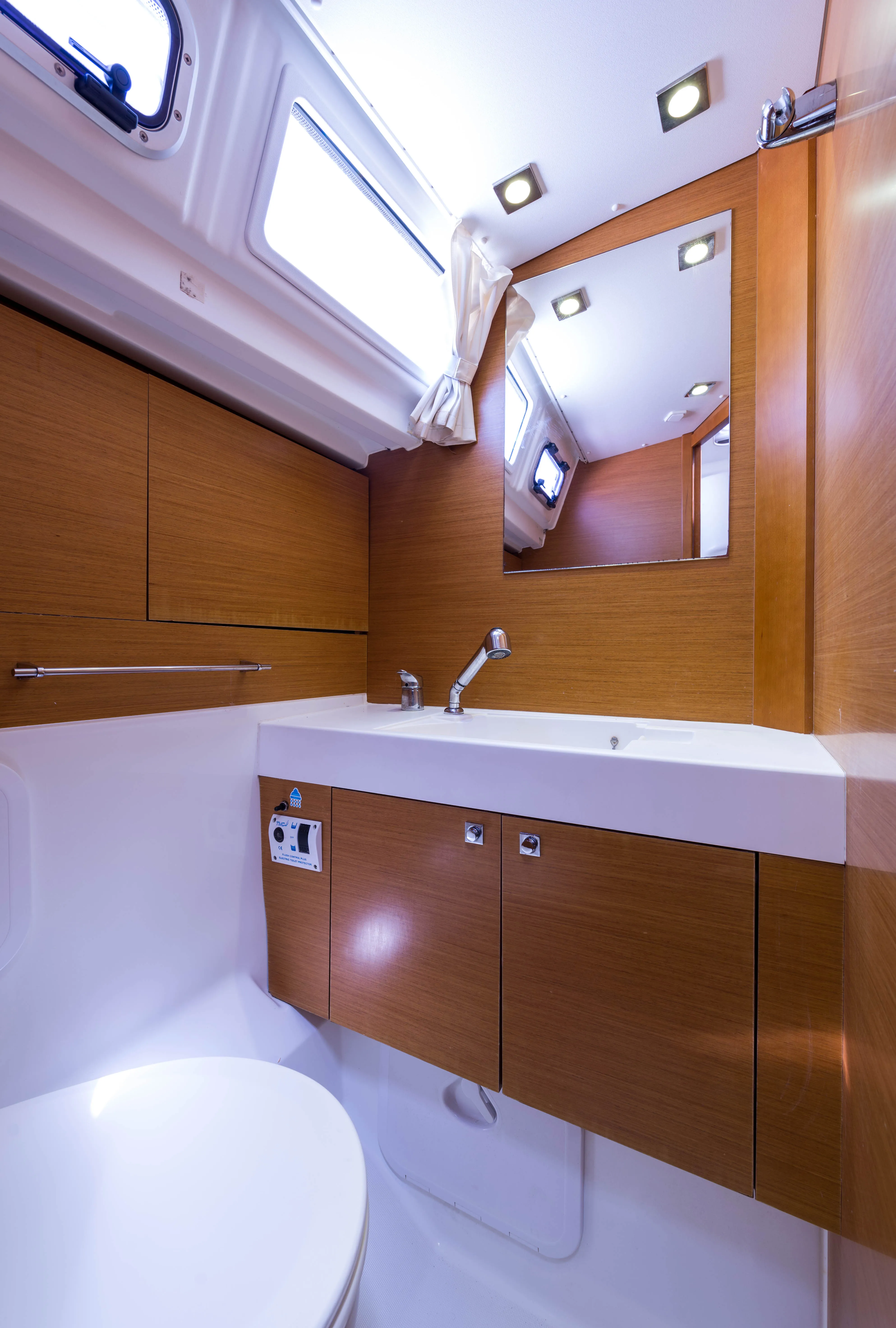 Sun Odyssey 469 Vega — yacht photo 63