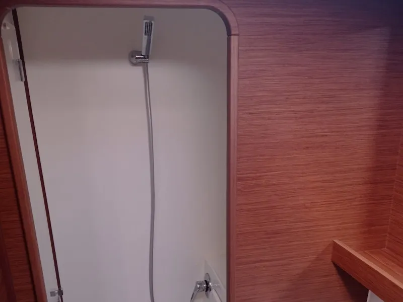 Lagoon 42 Lux — tekne fotoğrafı 2