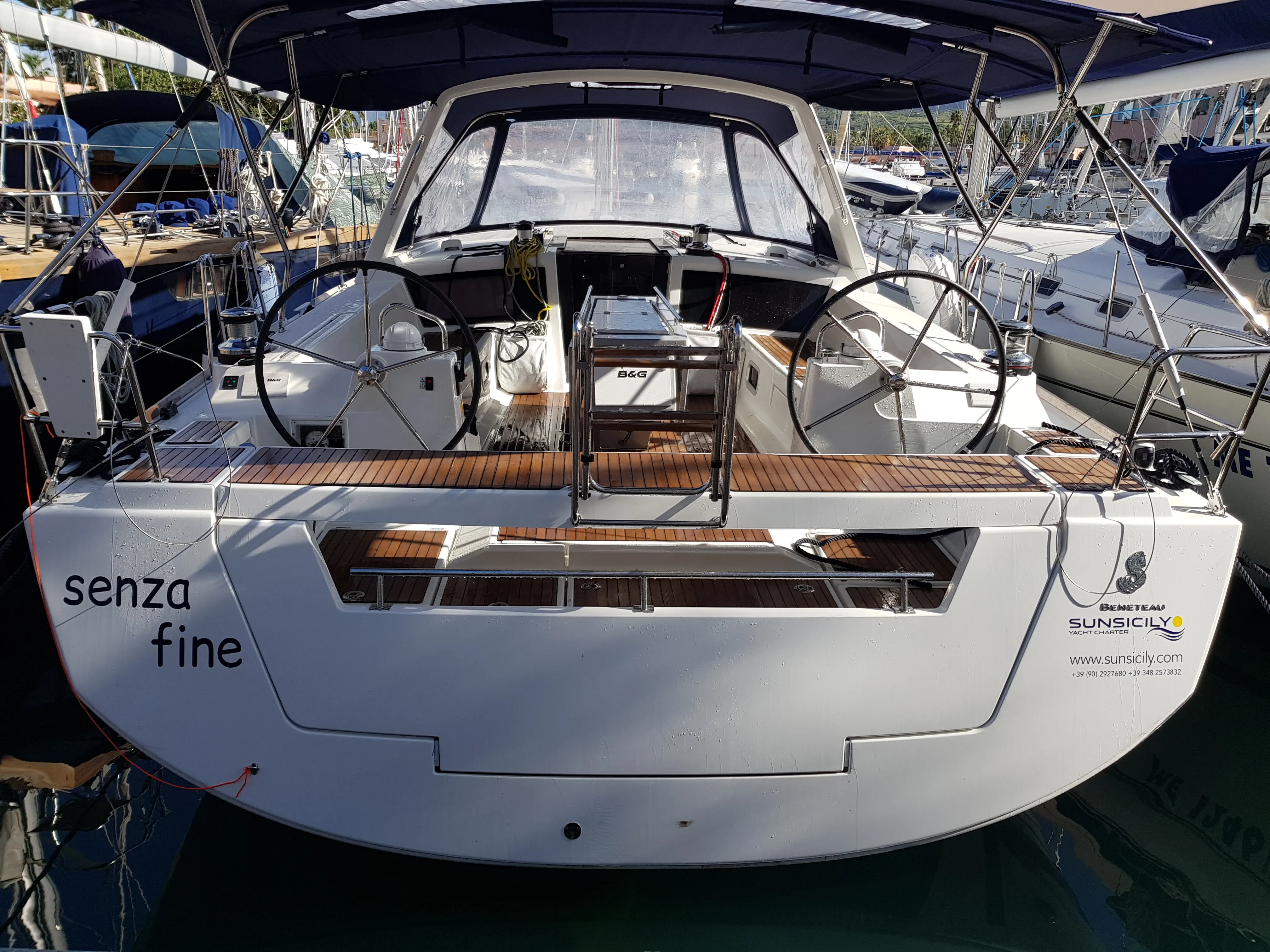Oceanis 48 Senza Fine ( A/C and Generator ) — фотография яхты 2