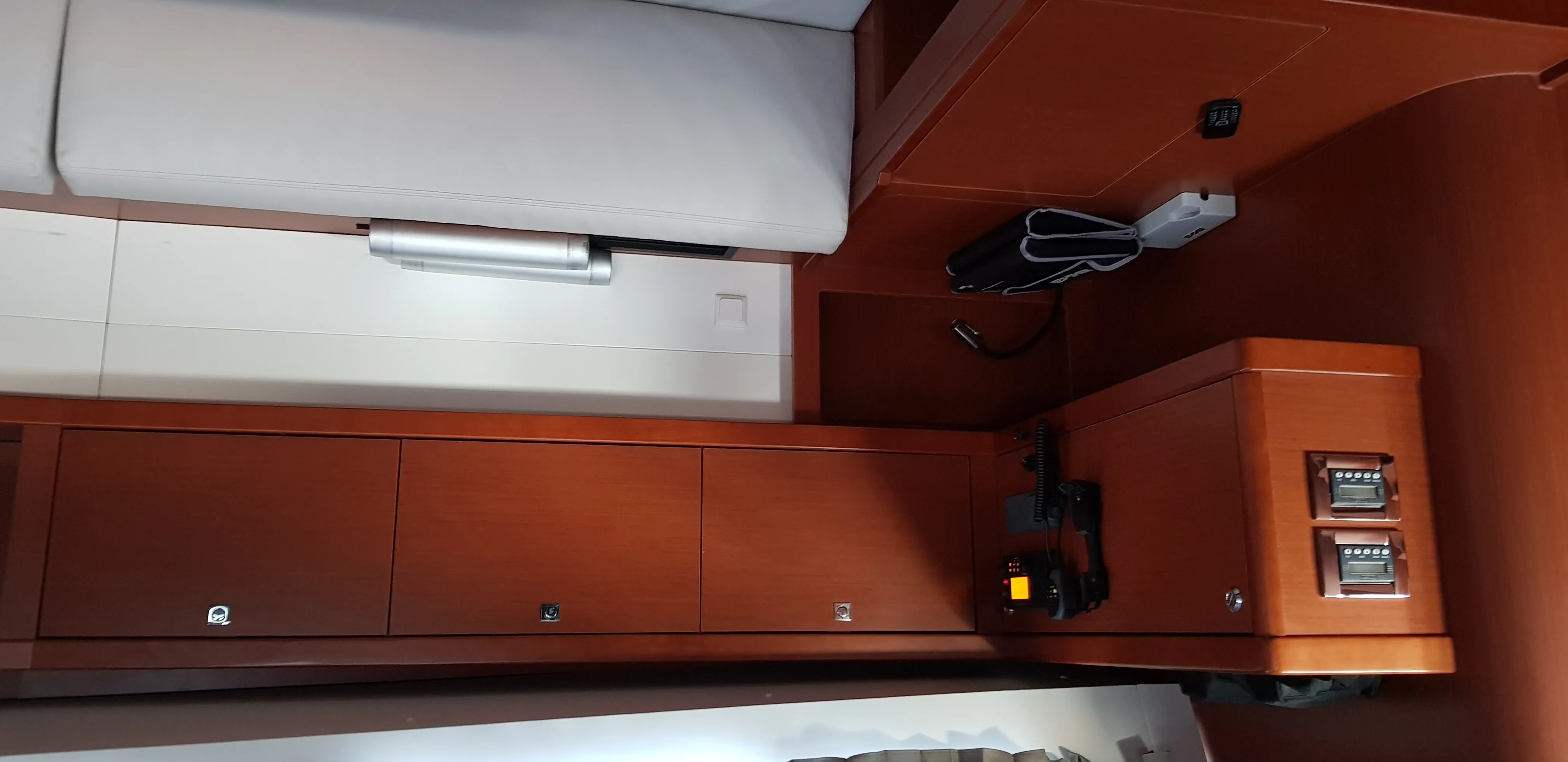 Oceanis 48 Senza Fine ( A/C and Generator ) — фотография яхты 15