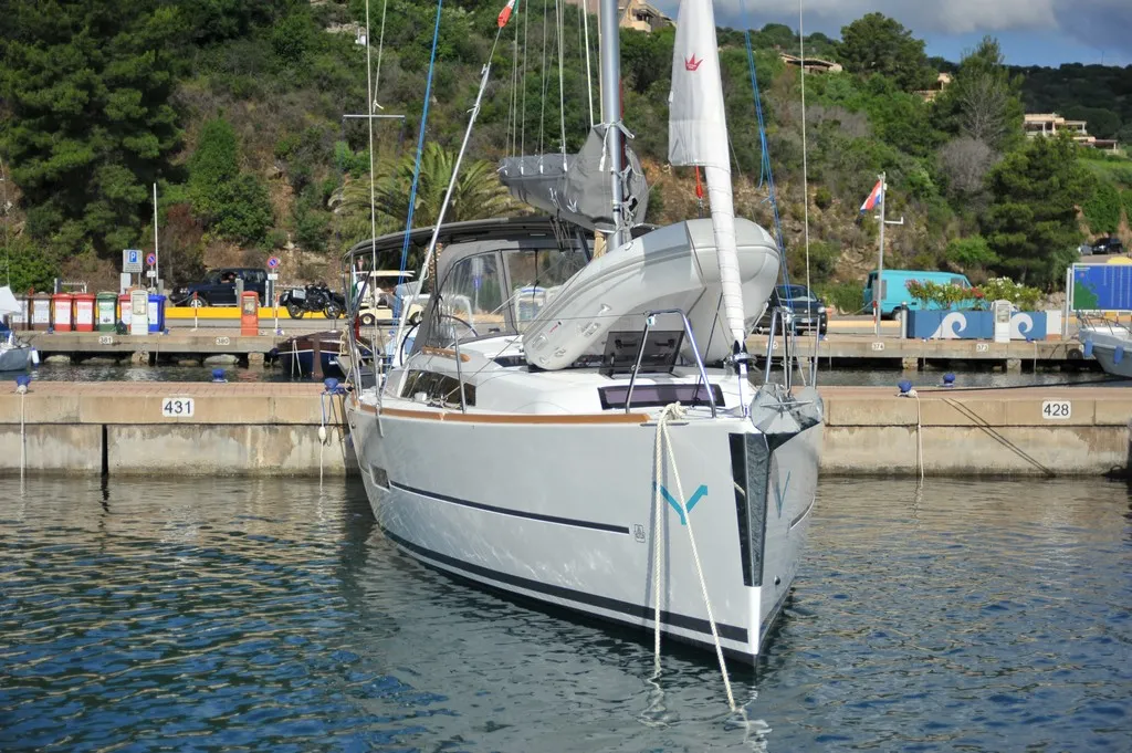 Dufour 360 Grand Large Karibu — yacht photo 11
