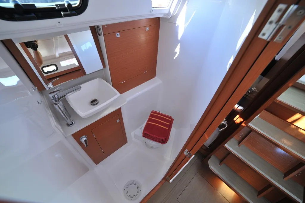 Dufour 360 Grand Large Karibu — yacht photo 5