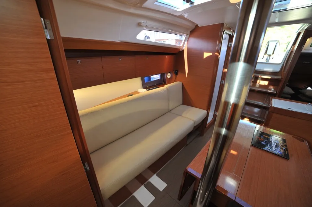 Dufour 360 Grand Large Karibu — yacht photo 8
