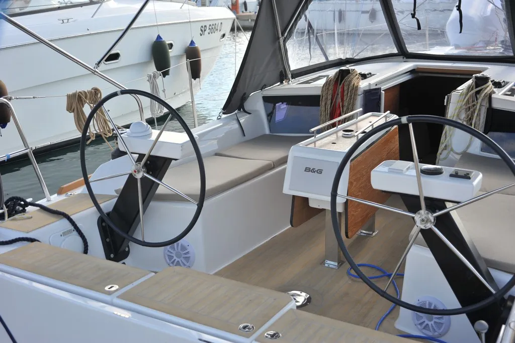 Dufour 360 Grand Large Karibu — yacht photo 20
