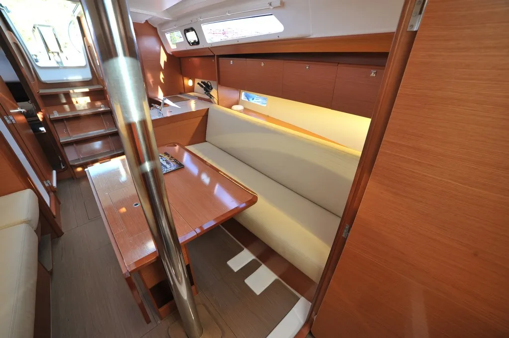 Dufour 360 Grand Large Karibu — yacht photo 28