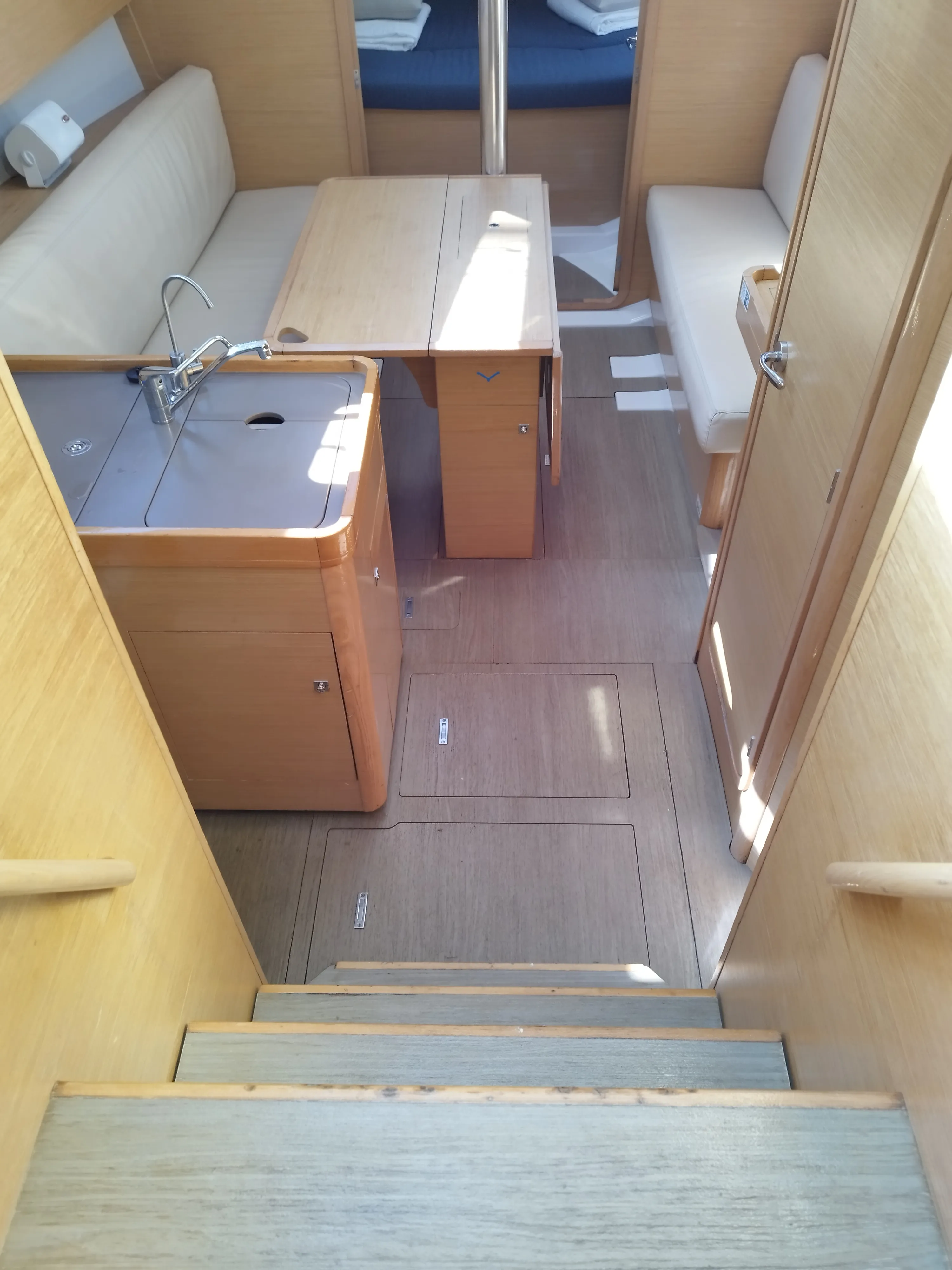 Dufour 360 Grand Large Karibu — yacht photo 7