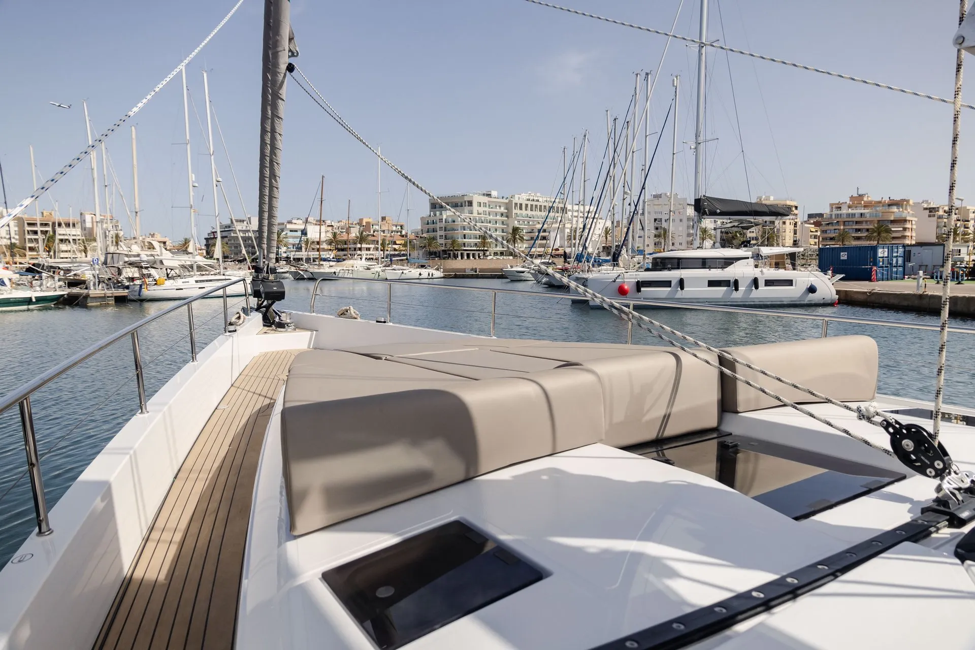 Moody 54 Adventuro — yacht photo 2